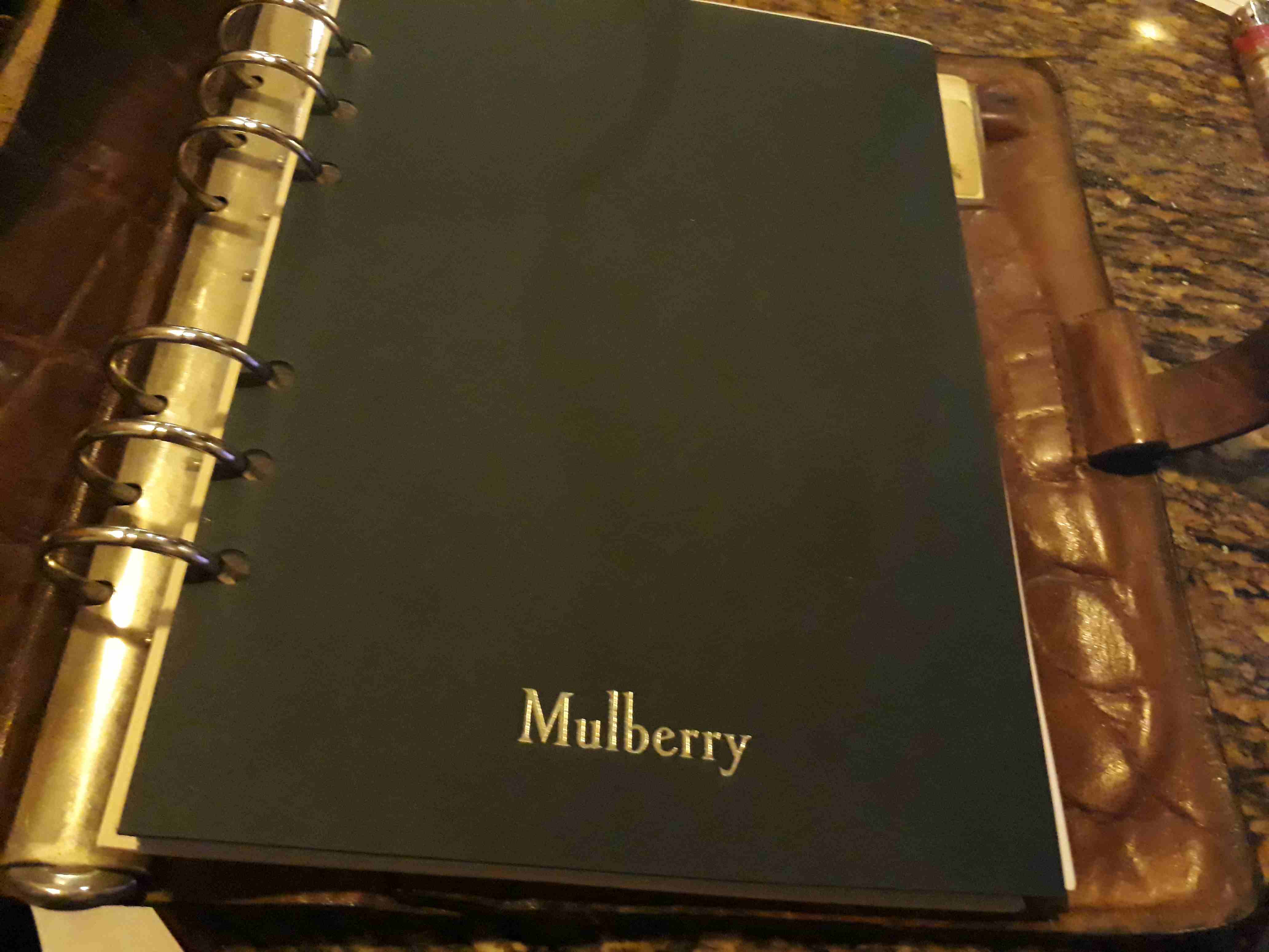 حافظة للاجندة السنوية جلد اصلي نوع Mulberry موديل 1984 صناعة انجلترا                                            


	 				لا تنسَ أنك شاهدت هذا الإعلان في عنكبوت...