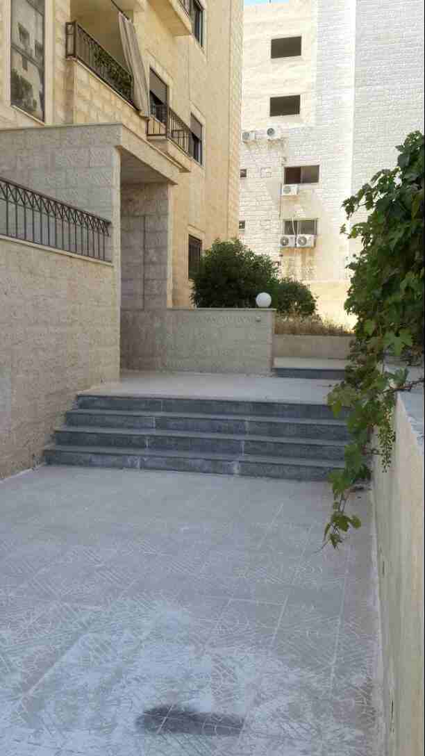 شقه ارضيه مع حديقه واسعه للبيع مساحه 130م في شارع عبدالله غوشه                                            


	 				لا تنسَ أنك شاهدت هذا الإعلان في عنكبوت...