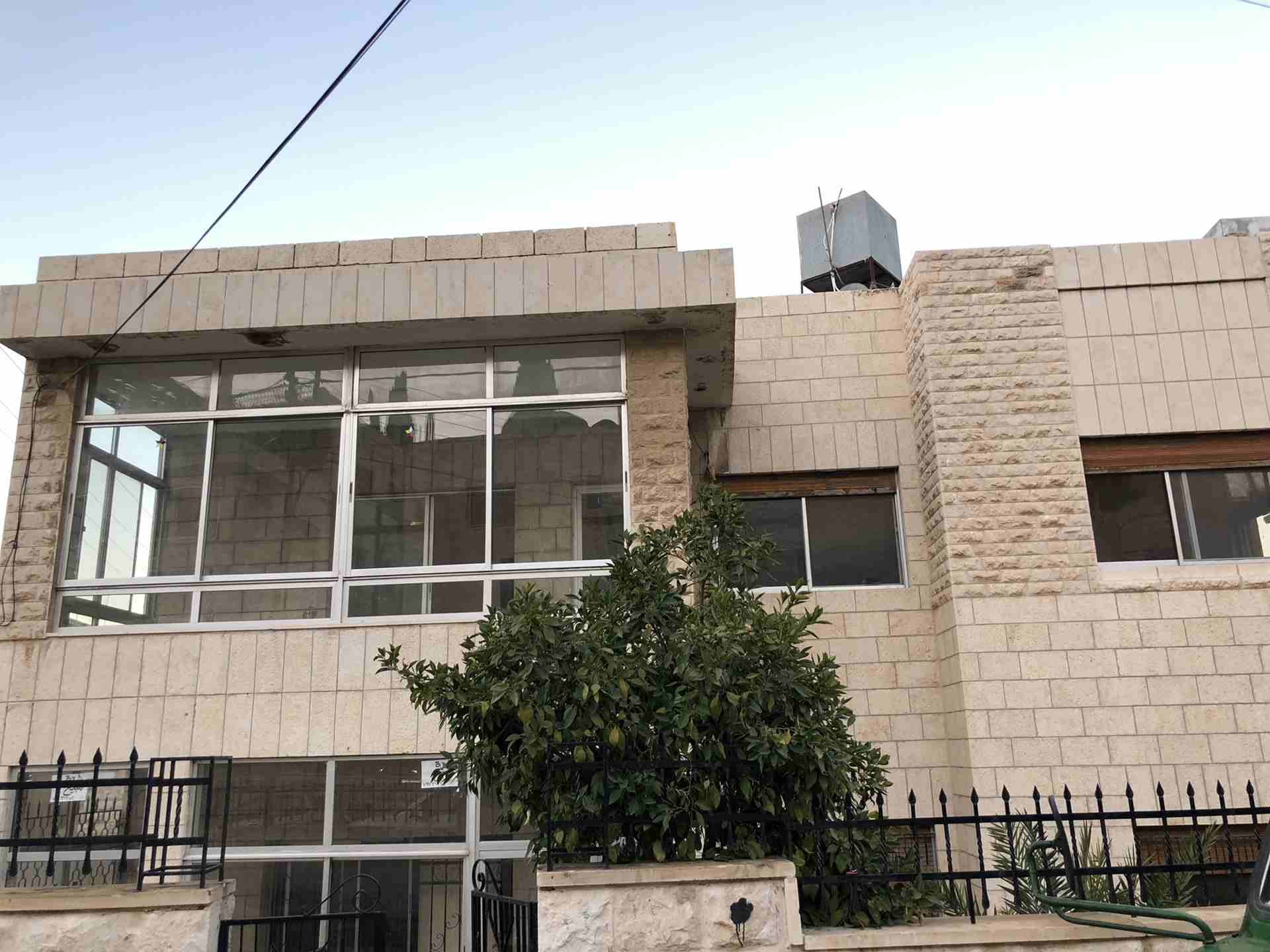 شقة منطقة جبل عمان الدوار الثاني منطقة هادئة جدا
لا تنسَ أنك شاهدت هذا الإعلان في عنكبوت
شقة للإي...