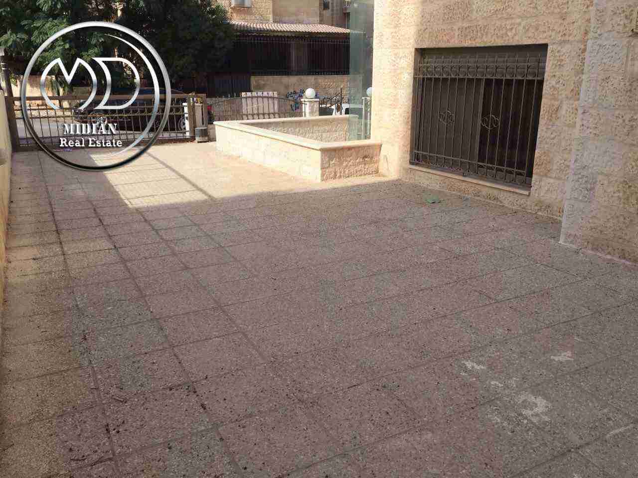 شقه ارضيه دوبلكس 270م للبيع او للايجار ام اذينه خلف زاد الخير
لا تنسَ أنك شاهدت هذا الإعلان في عنكبوت...