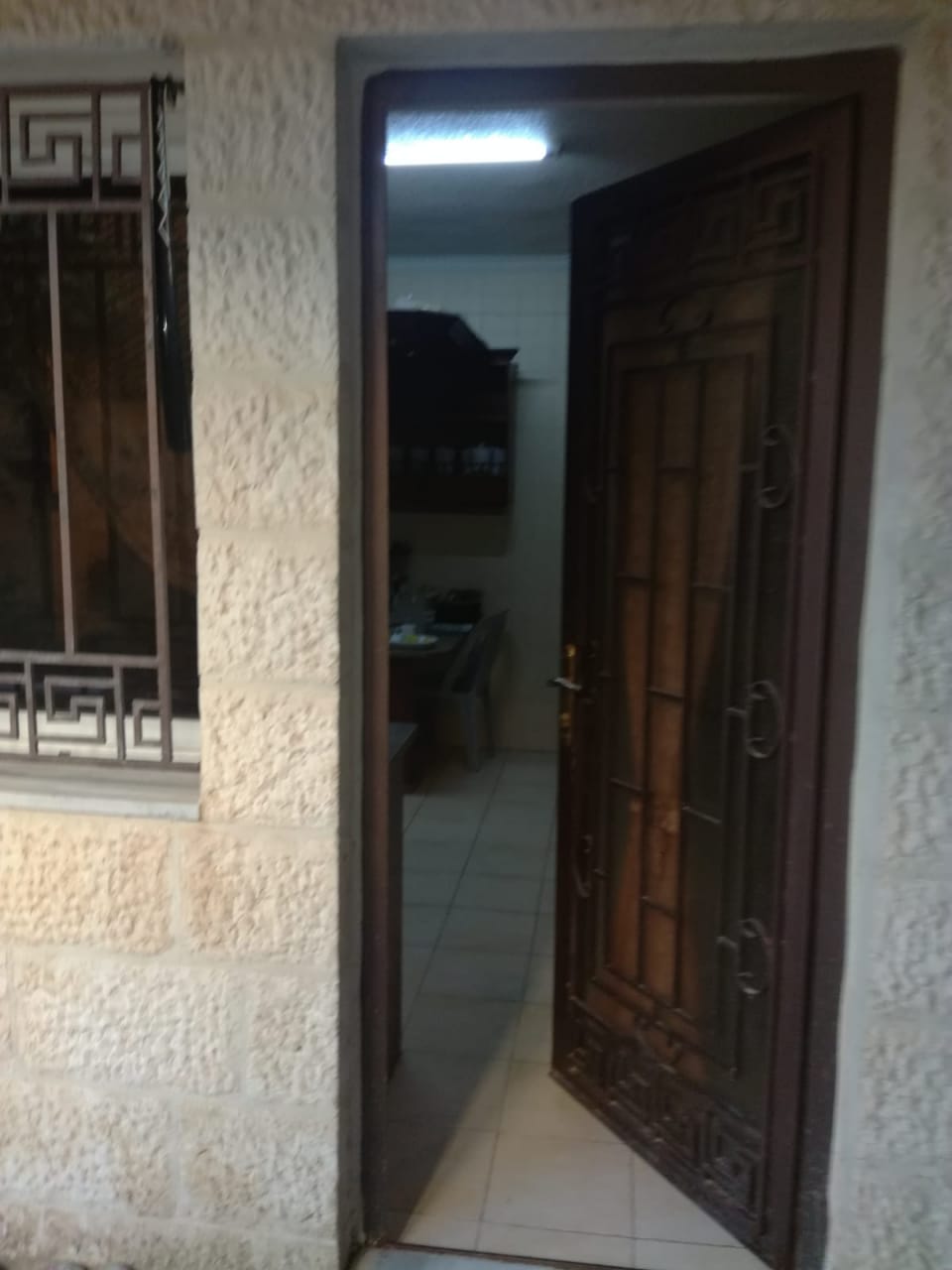 دوار السابع شقه للبيع بسعر مغري
لا تنسَ أنك شاهدت هذا الإعلان في عنكبوت
بجانب نادي السيارات ا...