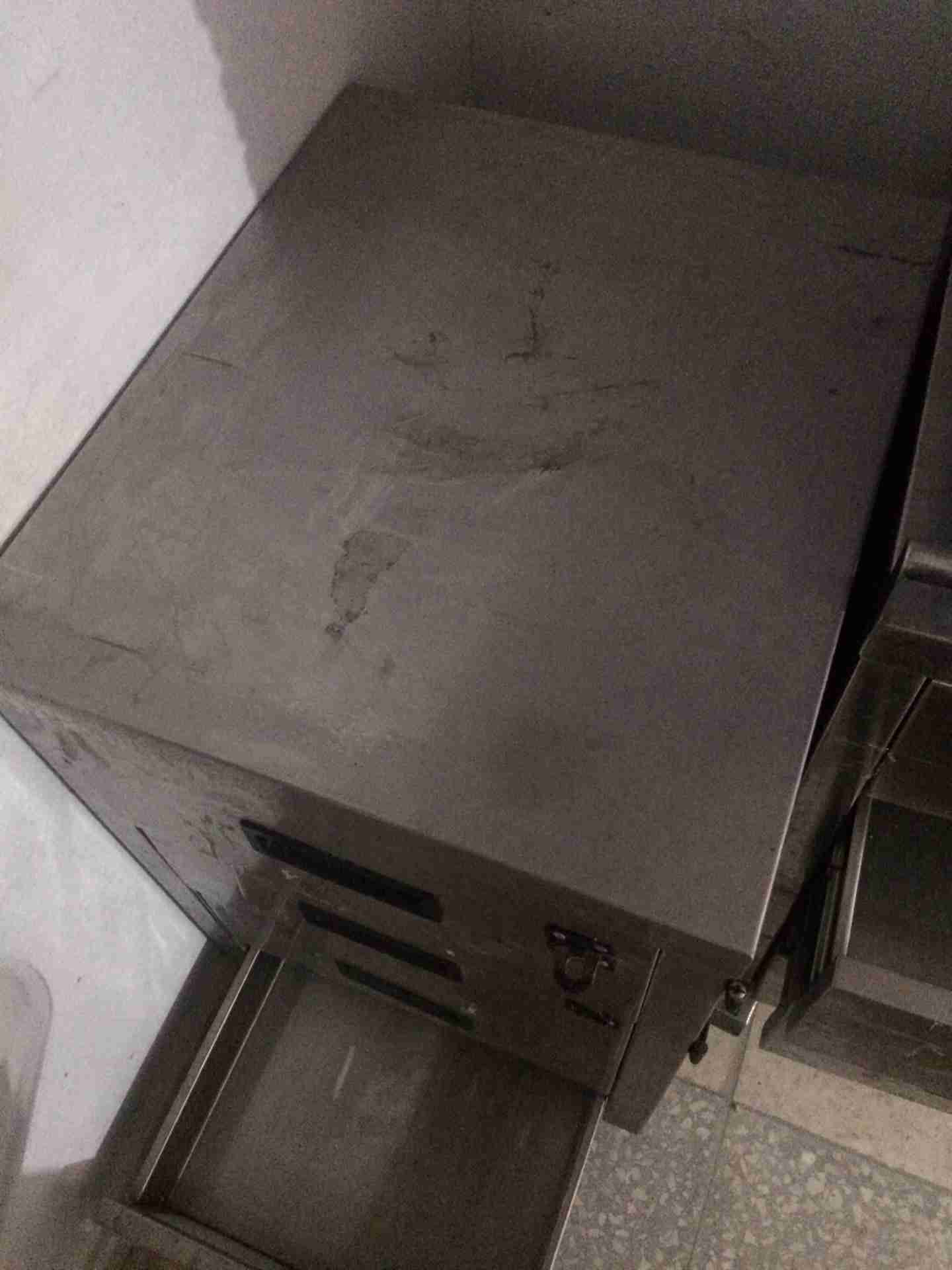 للبيع معدات حلويات خفيفه
لا تنسَ أنك شاهدت هذا الإعلان في عنكبوت
للبيع طاوله دروج ايطالي الصن...