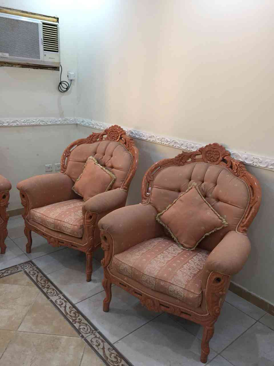 كنب مجلس  5 قطع                                            


	 				لا تنسَ أنك شاهدت هذا الإعلان في عنكبوت            
	 				
                                كنب مجلس 5 قطع ب400 قابل للتفاوض...