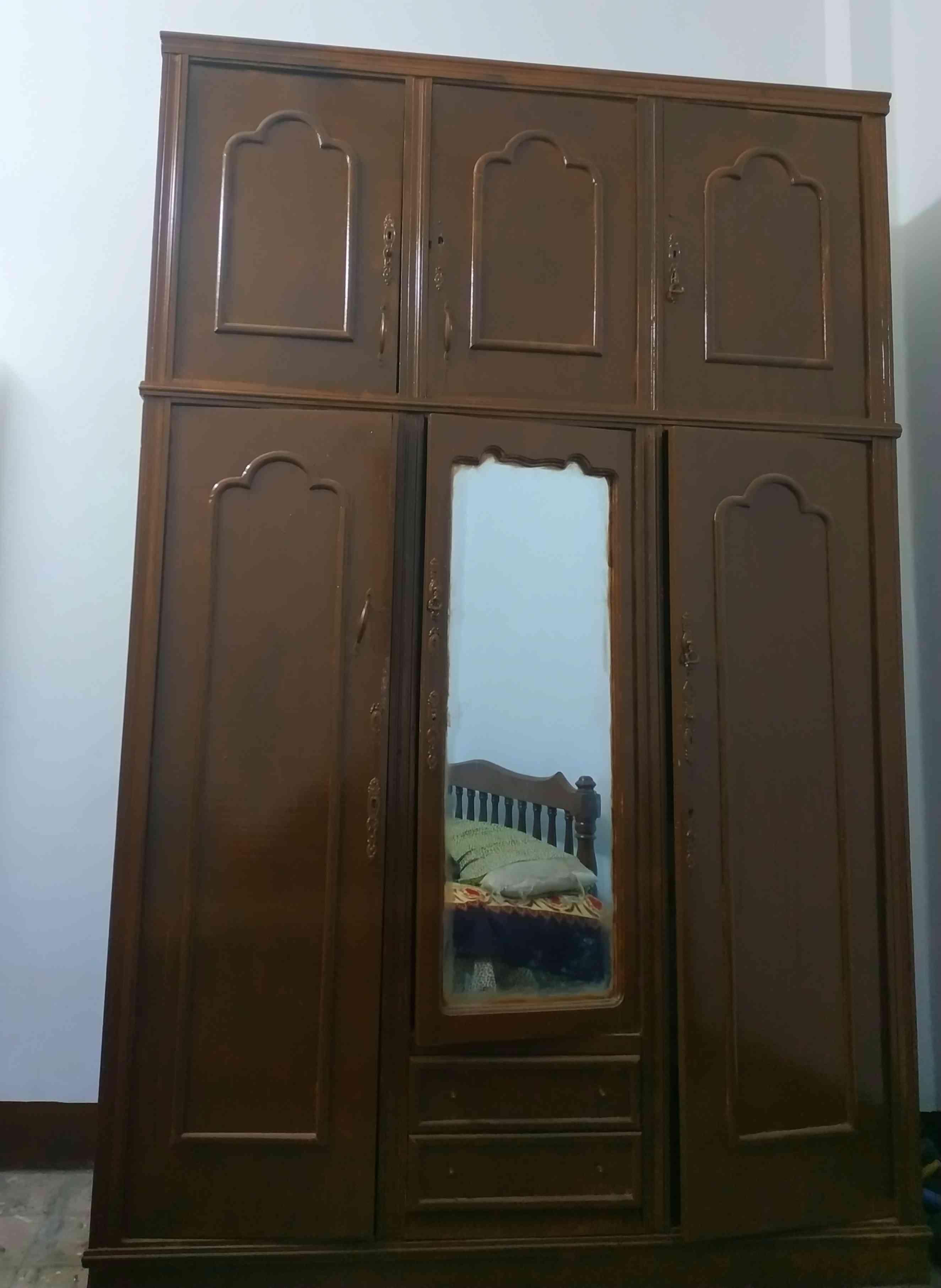 دولاب كبير                                            


	 				لا تنسَ أنك شاهدت هذا الإعلان في عنكبوت            
	 				
                                دولاب ارتفاع 220 سم &times; 160 عرض...