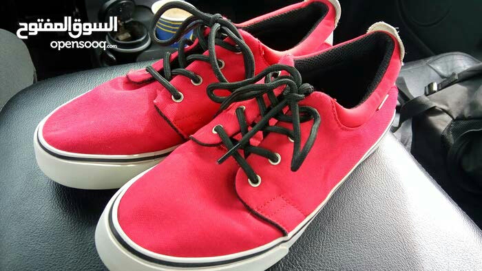 Adidas , Nike , Levi's , h & m
لا تنسَ أنك شاهدت هذا الإعلان في عنكبوت
شوزات ماركات...