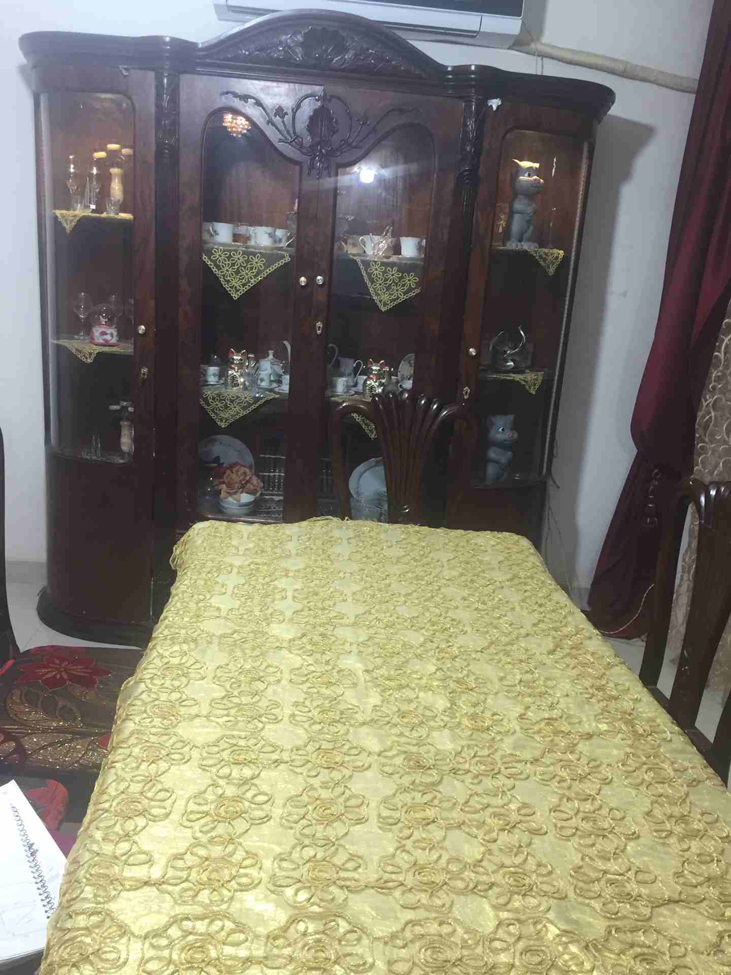 غرفة سفرة كاملة                                            


	 				لا تنسَ أنك شاهدت هذا الإعلان في عنكبوت            
	 				
                            غرفة سفرة استعمال بسيط خشب زان ثقيل عبارة...