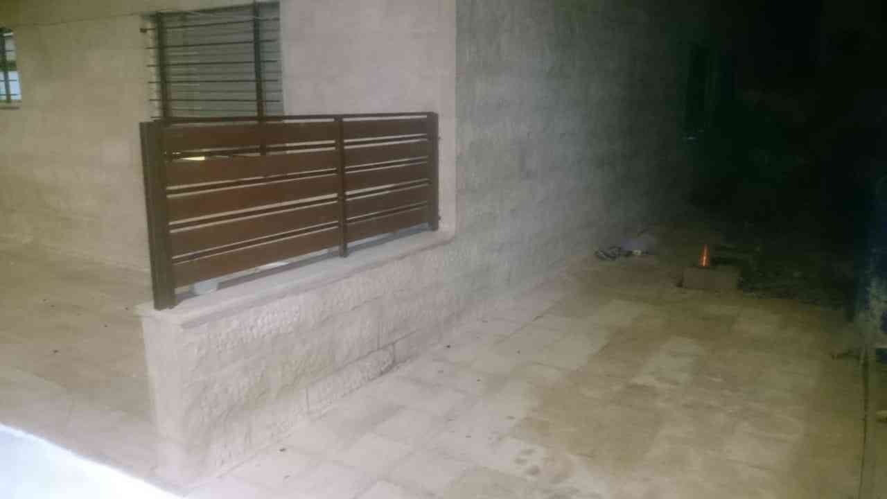 شقه ارضيه فارغه في خلدا ثلاث غرف 350د
لا تنسَ أنك شاهدت هذا الإعلان في عنكبوت
ارضيه مع حديقه...