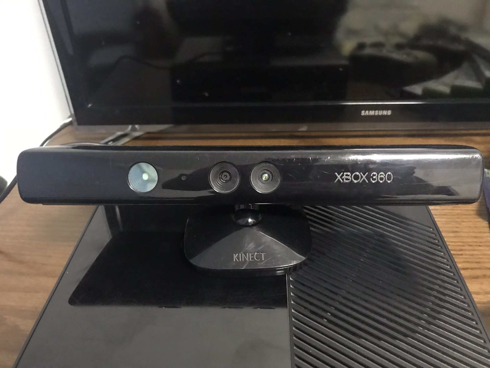 اكس بوكس 360 فات امريكية
لا تنسَ أنك شاهدت هذا الإعلان في عنكبوت
معها اكثر من 20 لعبة بمختلف...