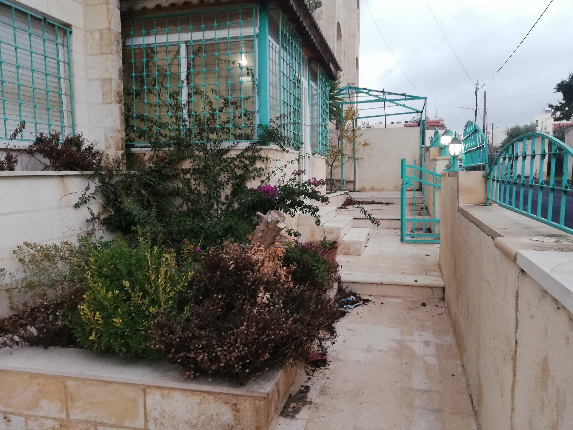 شقة ارضية للبيع في تلاع العلي قرب دوار نيشان
لا تنسَ أنك شاهدت هذا الإعلان في عنكبوت
عدد الغر...