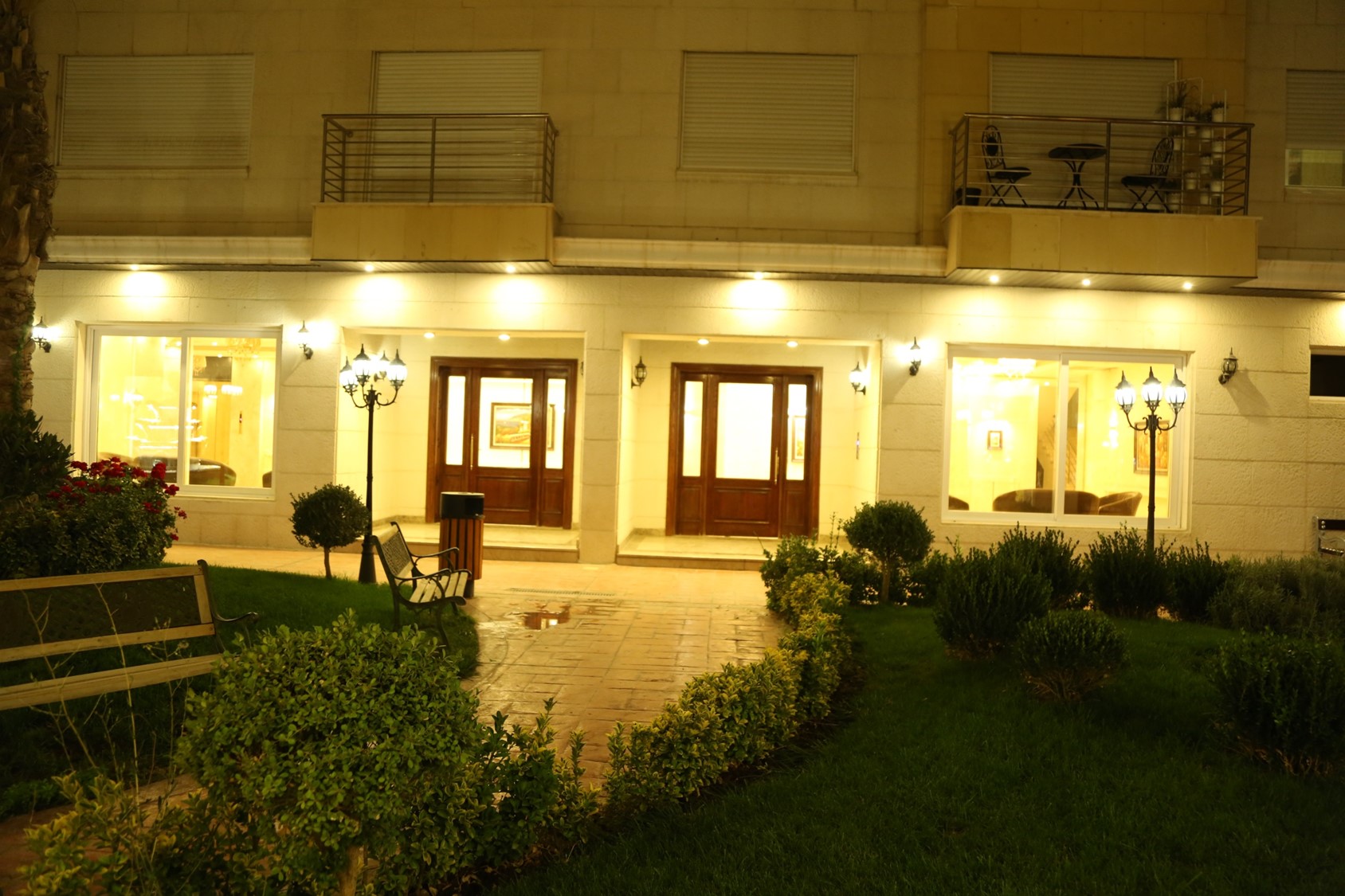 وسترن جيت لشقق BR 3 نوم المفروشه Furnished Apt بدير غبار عمانWestern Gate Compound
لا تنسَ أنك شاهدت هذا الإعلان في عنكبوت...