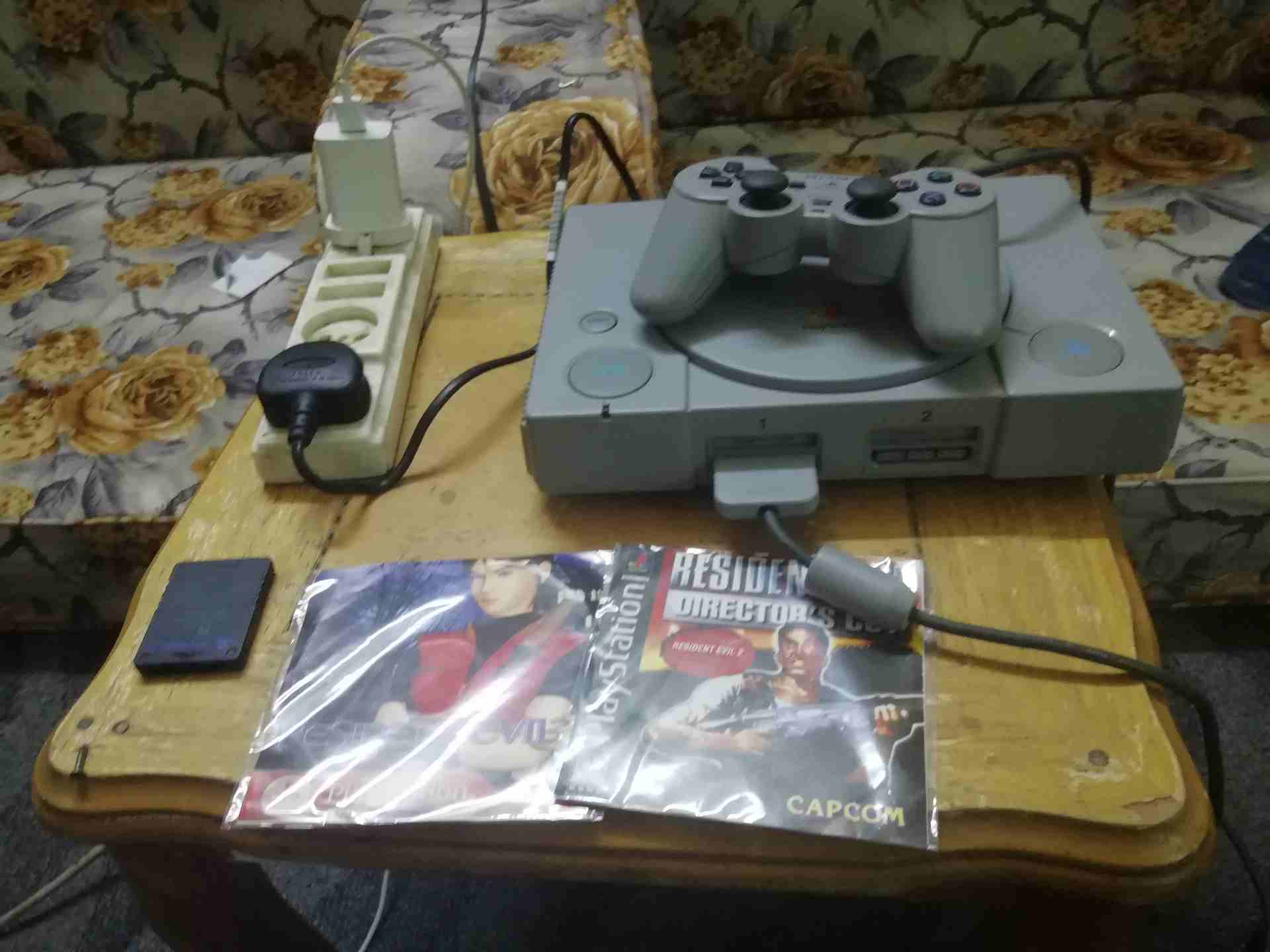 ps1بحلة الجديد لبيع                                            


	 				لا تنسَ أنك شاهدت هذا الإعلان في عنكبوت            
	 				
                            Ps1 لبيع للي برغب الون مع شريطين رزدن...