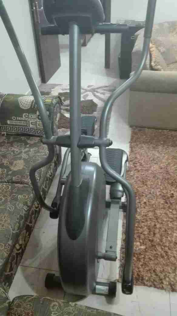 جهاز رياضي Elliptical Training صناعة امريكيه نوع POLAR
لا تنسَ أنك شاهدت هذا الإعلان في عنكبوت...