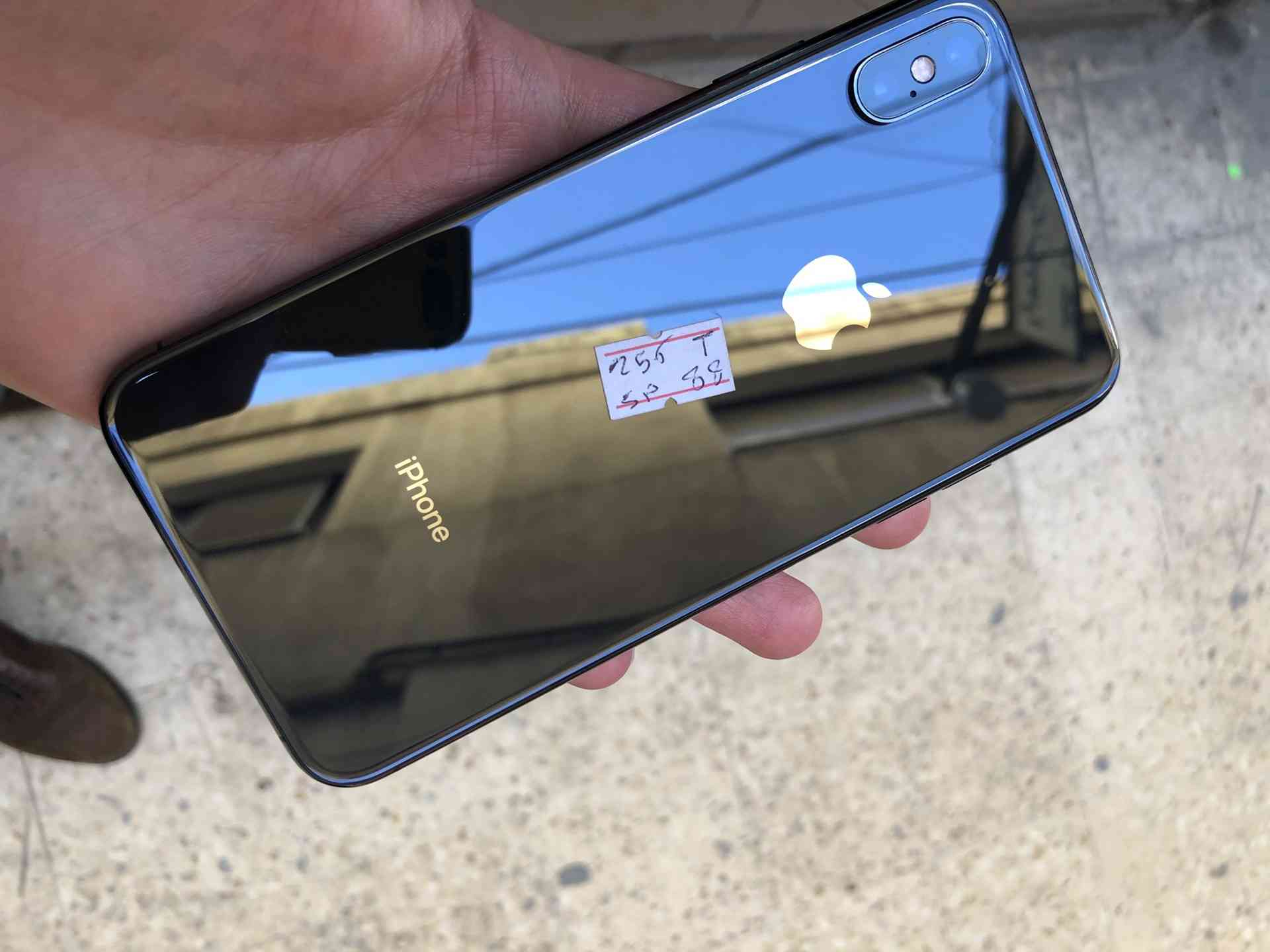 Xs MAX ذاكرة 256                                            


	 				لا تنسَ أنك شاهدت هذا الإعلان في عنكبوت            
	 				
                                Xs  max
256 جيجا 
شغال ع جميع الشبكا...