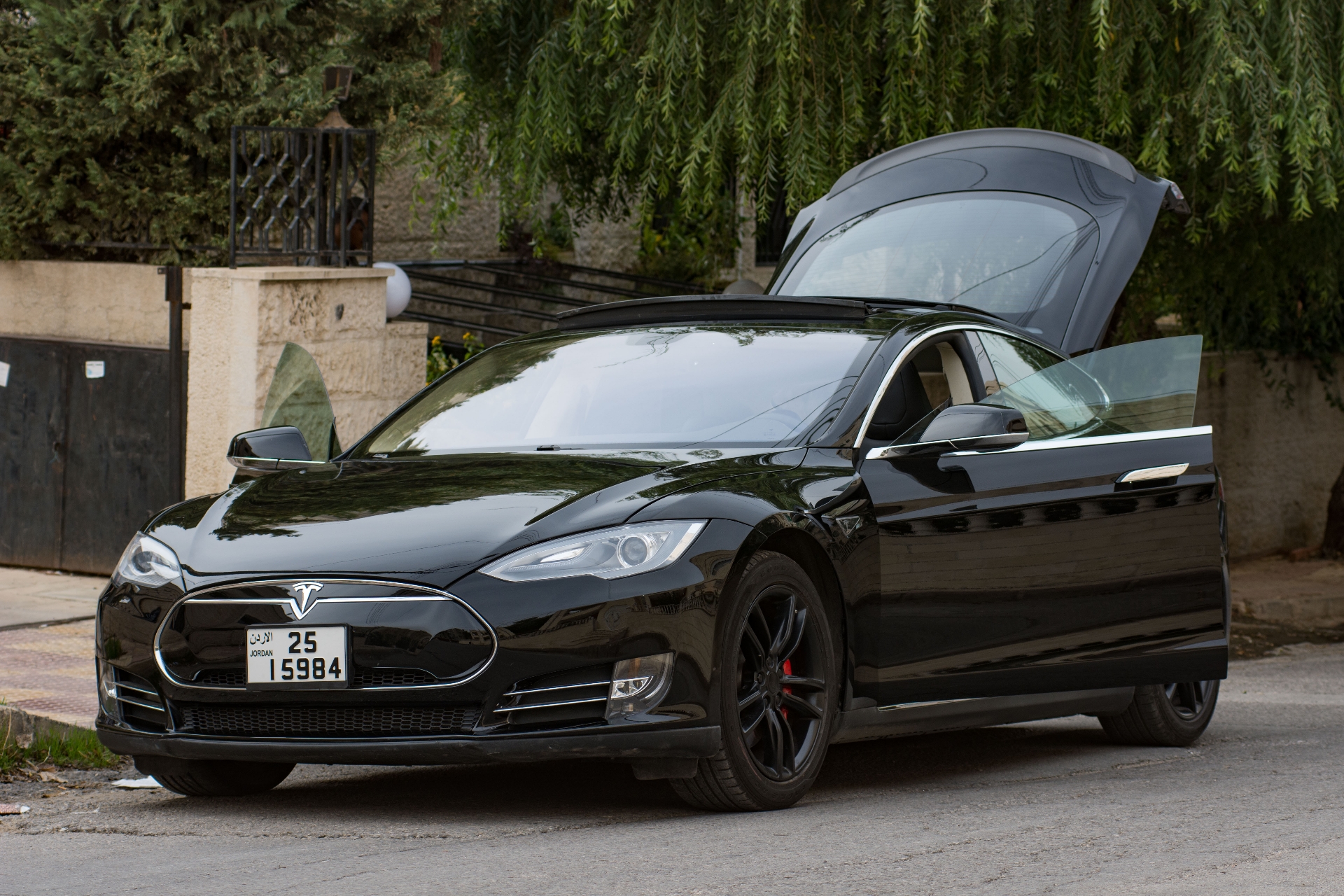 Tesla 85 تسلا 85 فحص كامل
لا تنسَ أنك شاهدت هذا الإعلان في عنكبوت
Tesla model s 85
Full Panor...