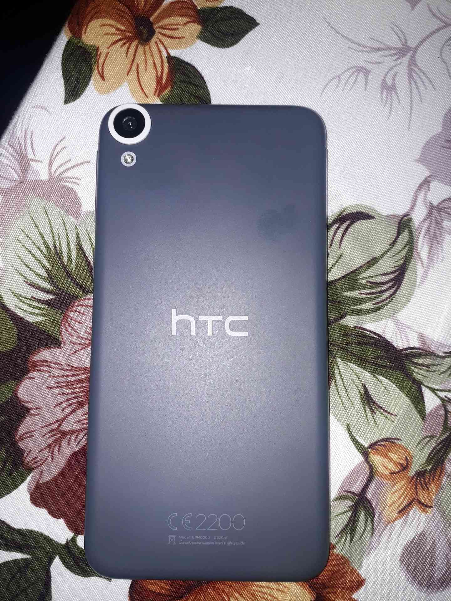 HTC 820                                            


	 				لا تنسَ أنك شاهدت هذا الإعلان في عنكبوت            
	 				
                                HTC  Desire 820G 
16 جيجا الذاكرة الداخلية لل...