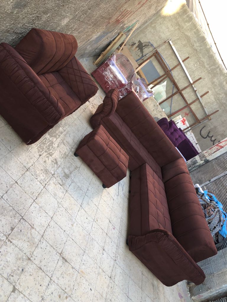 أطقم كنب كورنرات الوسام نزلت اسعار الكورنرات
لا تنسَ أنك شاهدت هذا الإعلان في عنكبوت
تعلن مفر...