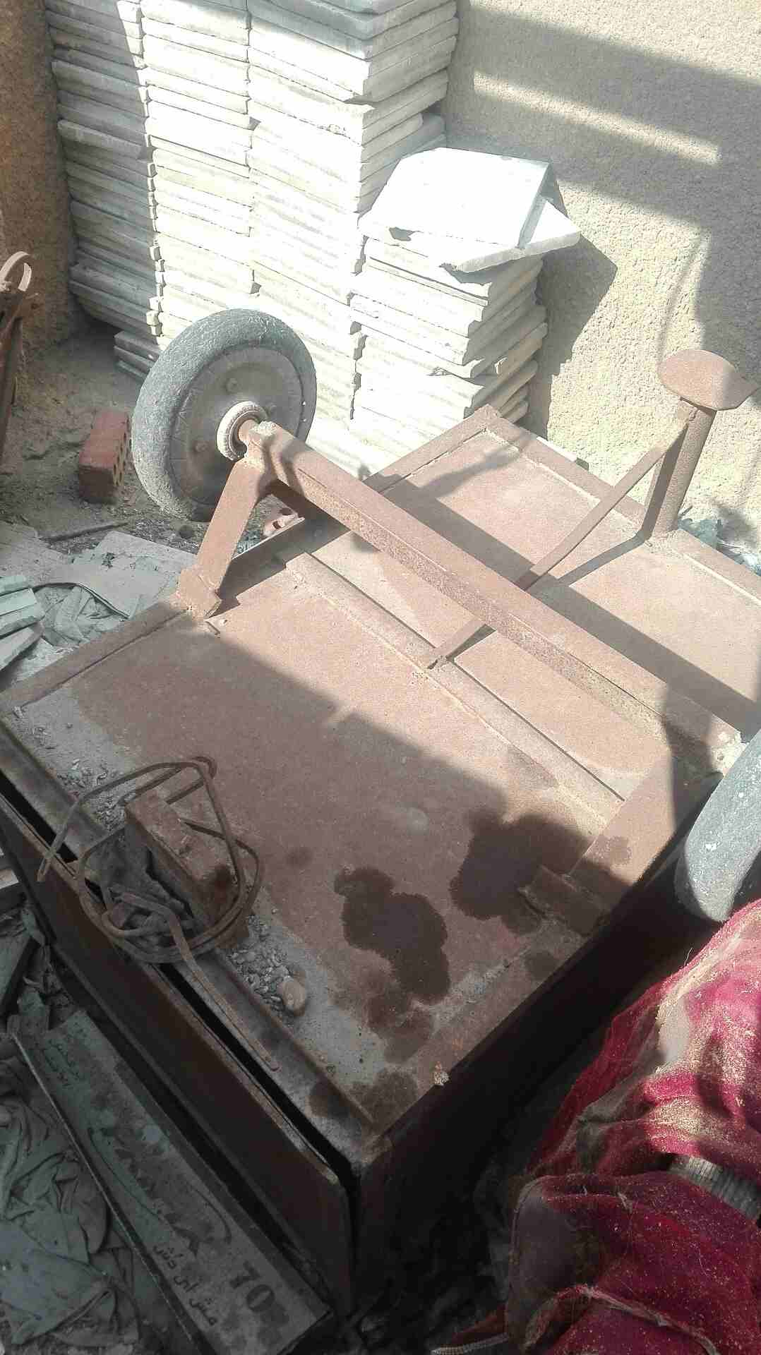 ونش حديد
لا تنسَ أنك شاهدت هذا الإعلان في عنكبوت
للبيع ونش رافع معاع 3 عربيات حديد ... بيرفع 10 ا...
