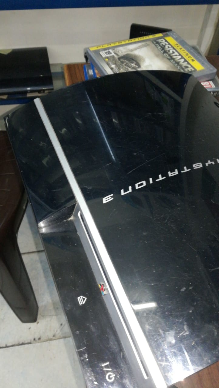 ps3 كبير معدل ملتي مان نازل عليه 15 لعبة بسعر للبيع بسعر مميز                                            


	 				لا تنسَ أنك شاهدت هذا الإعلان في عنكبوت...