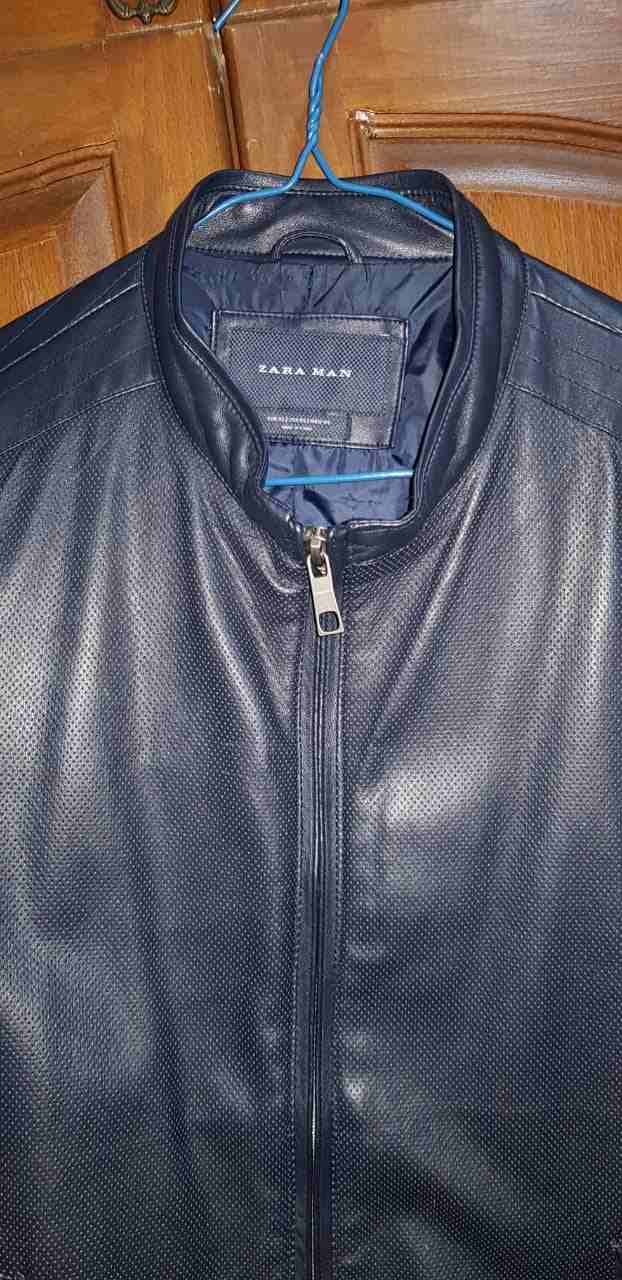 جاكيت Zara جلد لون كحلي                                            


	 				لا تنسَ أنك شاهدت هذا الإعلان في عنكبوت            
	 				
                            جاكيت زارا جلد انيق جدا
اللون كحل...