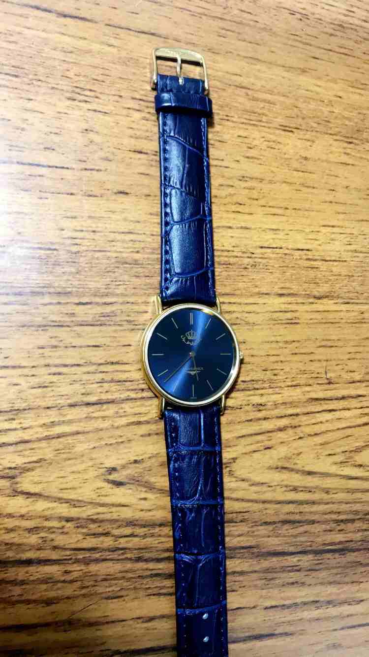 ساعة ملكية (longines) ثمينة جداً بسعر مغري
لا تنسَ أنك شاهدت هذا الإعلان في عنكبوت
الساعة بحالة م...