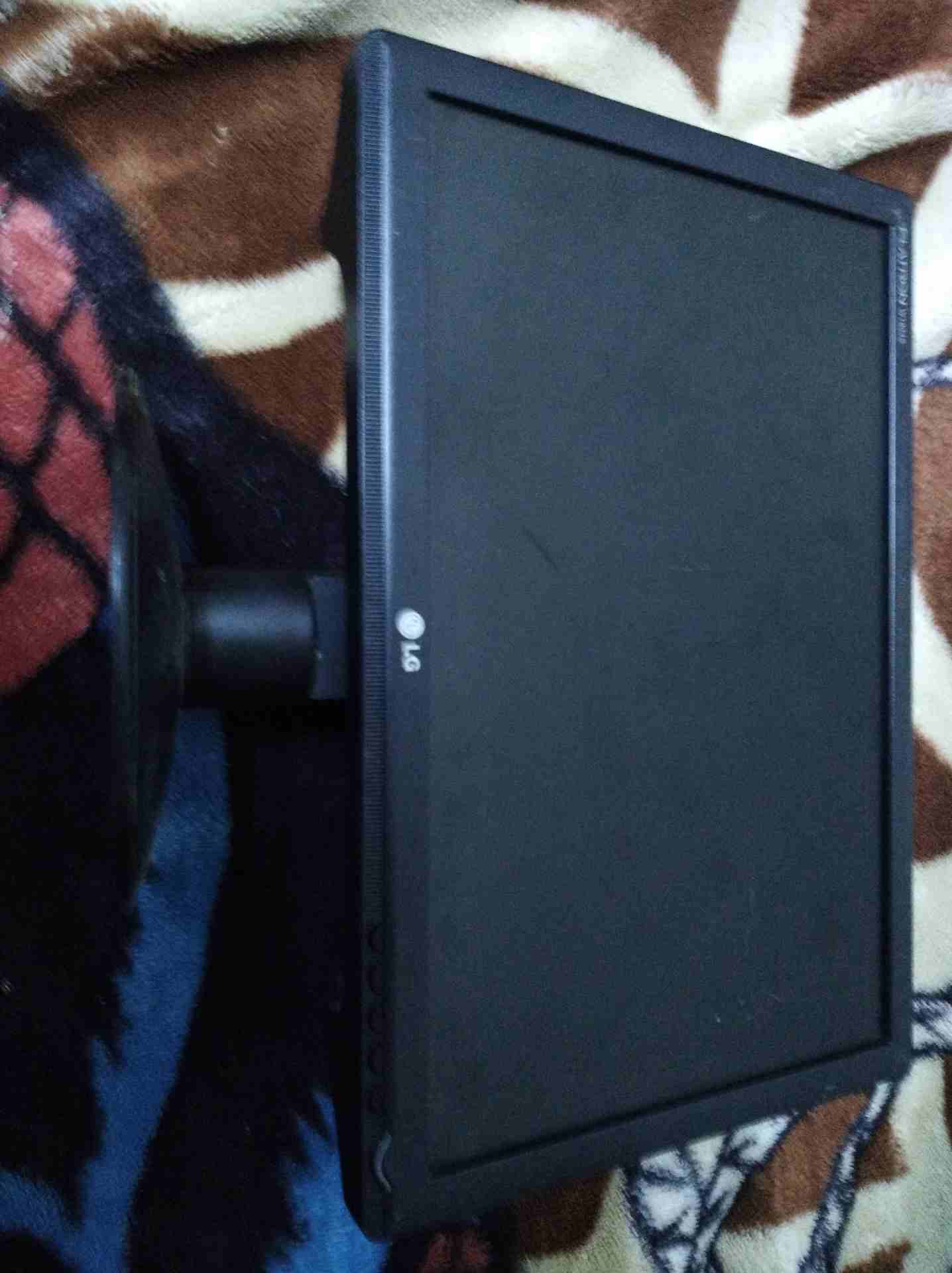 شاشه LG للبيع                                            


	 				لا تنسَ أنك شاهدت هذا الإعلان في عنكبوت            
	 				
                            شاشه للبيع مع  سلاكها   هارديسك wd blue
للت...