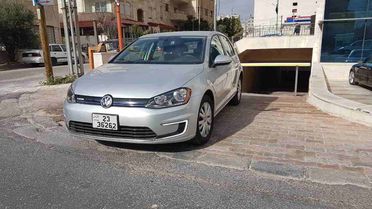 VOLKSWAGEN E-GOLF 2015 SILVER
لا تنسَ أنك شاهدت هذا الإعلان في عنكبوت
2015 جولف كهرباء E Golf SE...