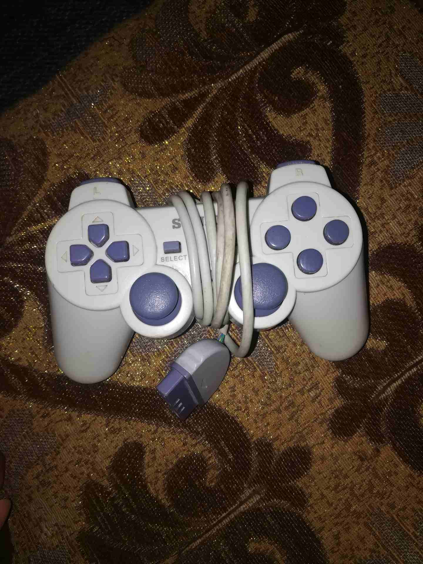 بلايستيشن 2،بحاله ممتازه مع ايدتين وجميع وصلاته سوني الأصلي جهاز وكاله شغال 100%
لا تنسَ أنك شاهدت هذا الإعلان في عنكبوت...