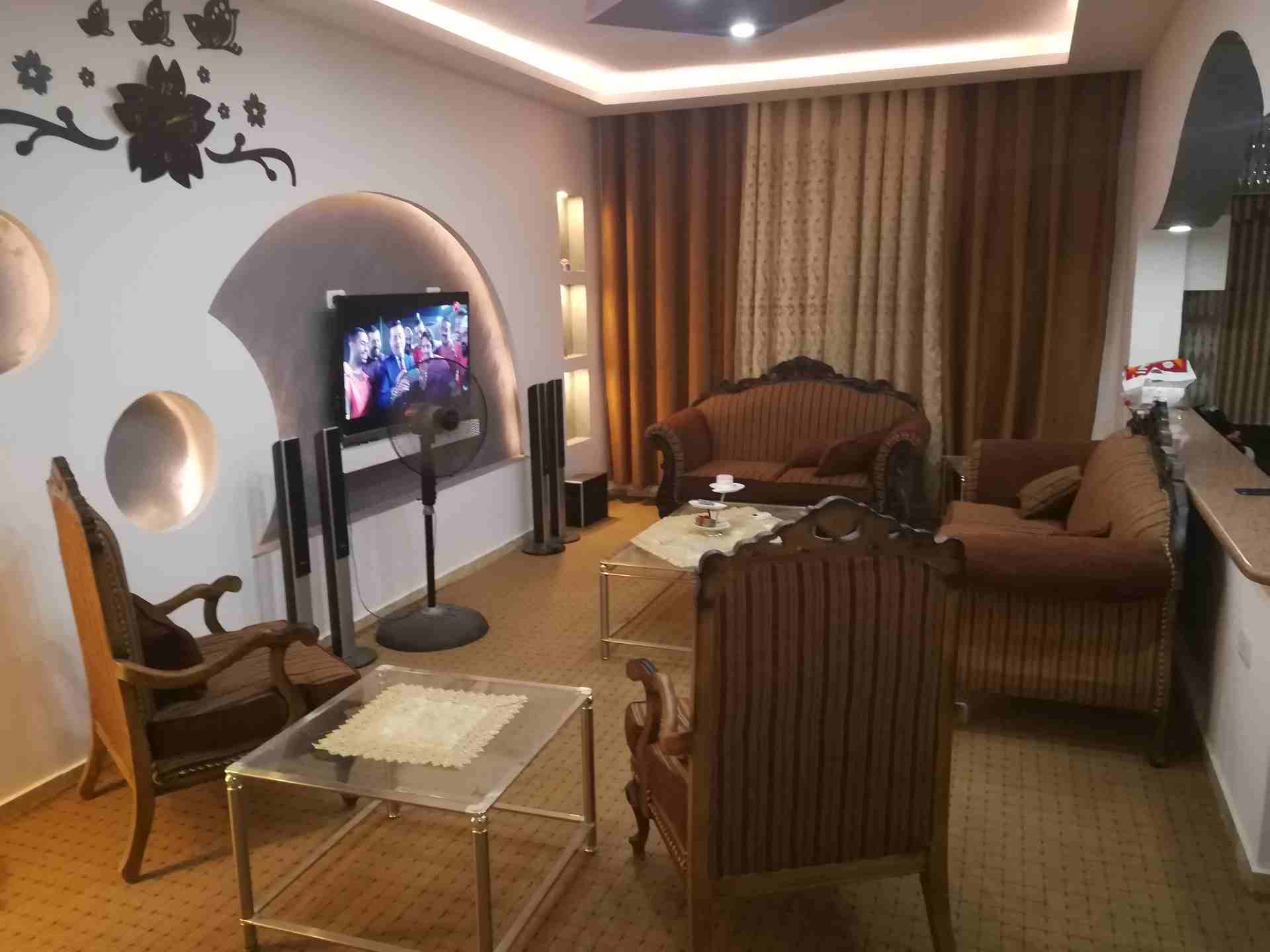 كنب للبيع مع اسكملاتو
لا تنسَ أنك شاهدت هذا الإعلان في عنكبوت
طقم كنب زان بلوط للبيع مع اسكمل...