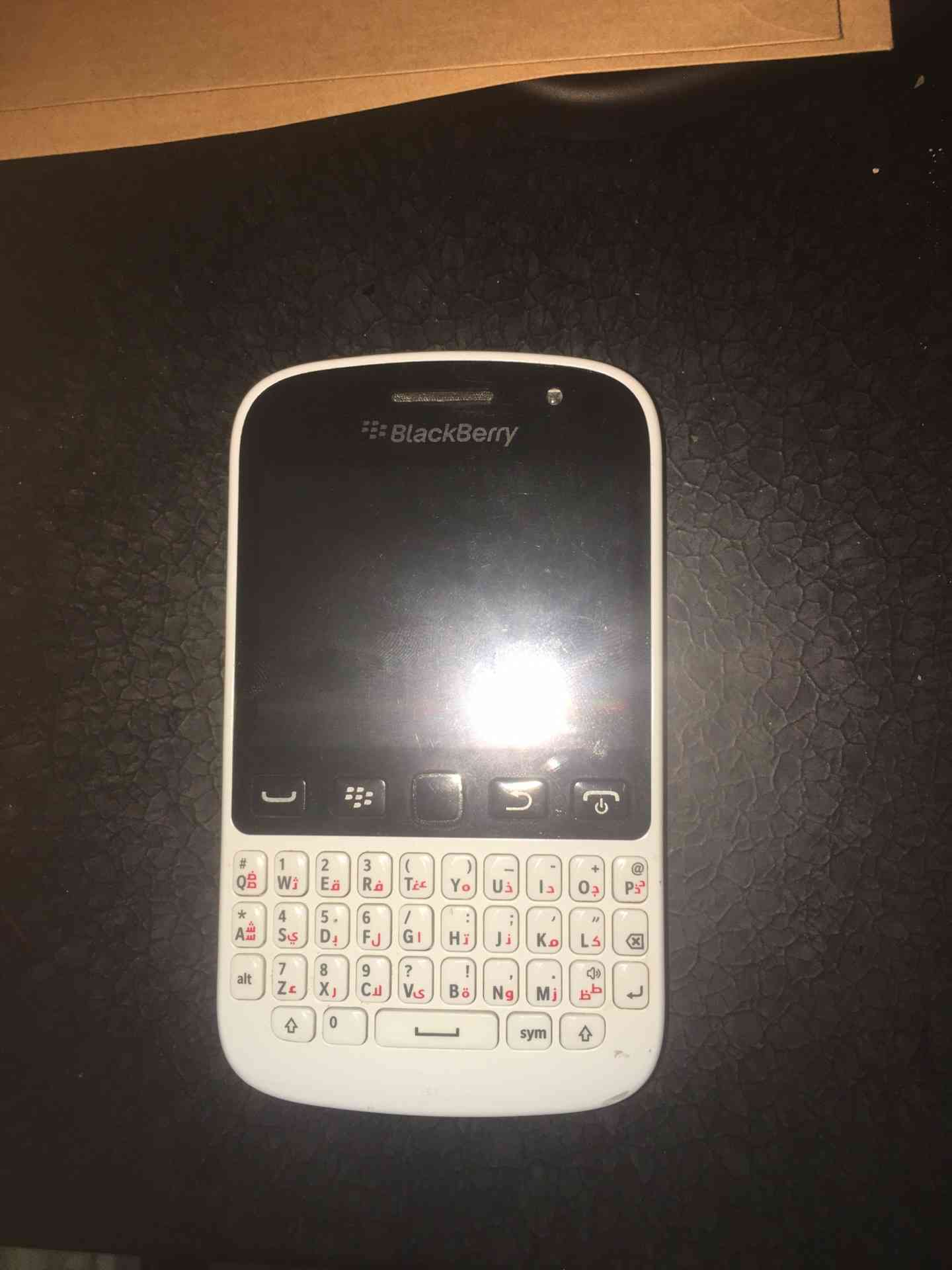 بلاك بيري كيرف 9720                                            


	 				لا تنسَ أنك شاهدت هذا الإعلان في عنكبوت            
	 				
                                الجوال كل شيء فيه شغال باستثناء ب...