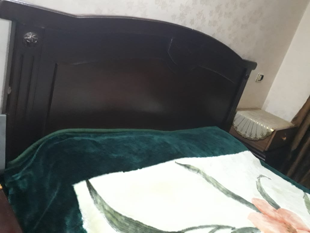 غرفة نوم بحالة ممتازه ونوعيه عالية الجوده خشب لاتيه 18قشرة بلوط                                            


	 				لا تنسَ أنك شاهدت هذا الإعلان في عنكبوت...