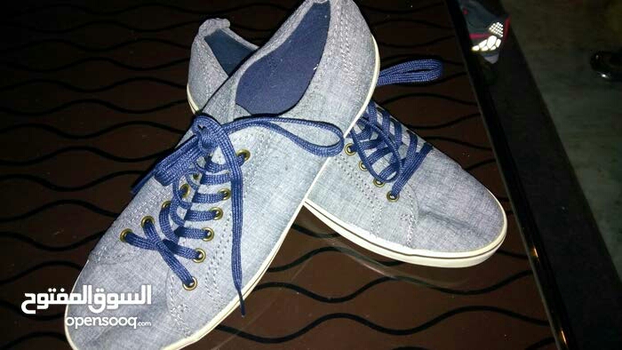 Adidas , Nike , Levi's , h & m
لا تنسَ أنك شاهدت هذا الإعلان في عنكبوت
شوزات ماركات...