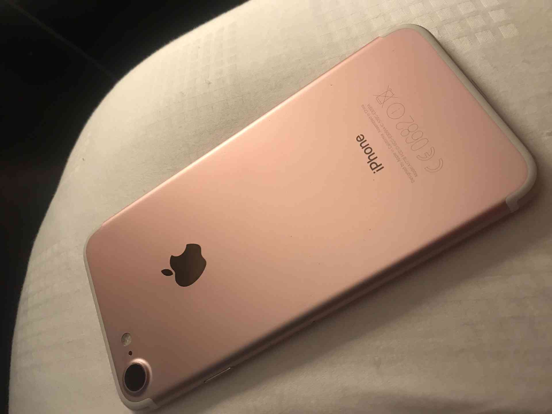 iPhone 7 128 g
لا تنسَ أنك شاهدت هذا الإعلان في عنكبوت
Rose gold
Like new
بحالة الجديد مع ك...