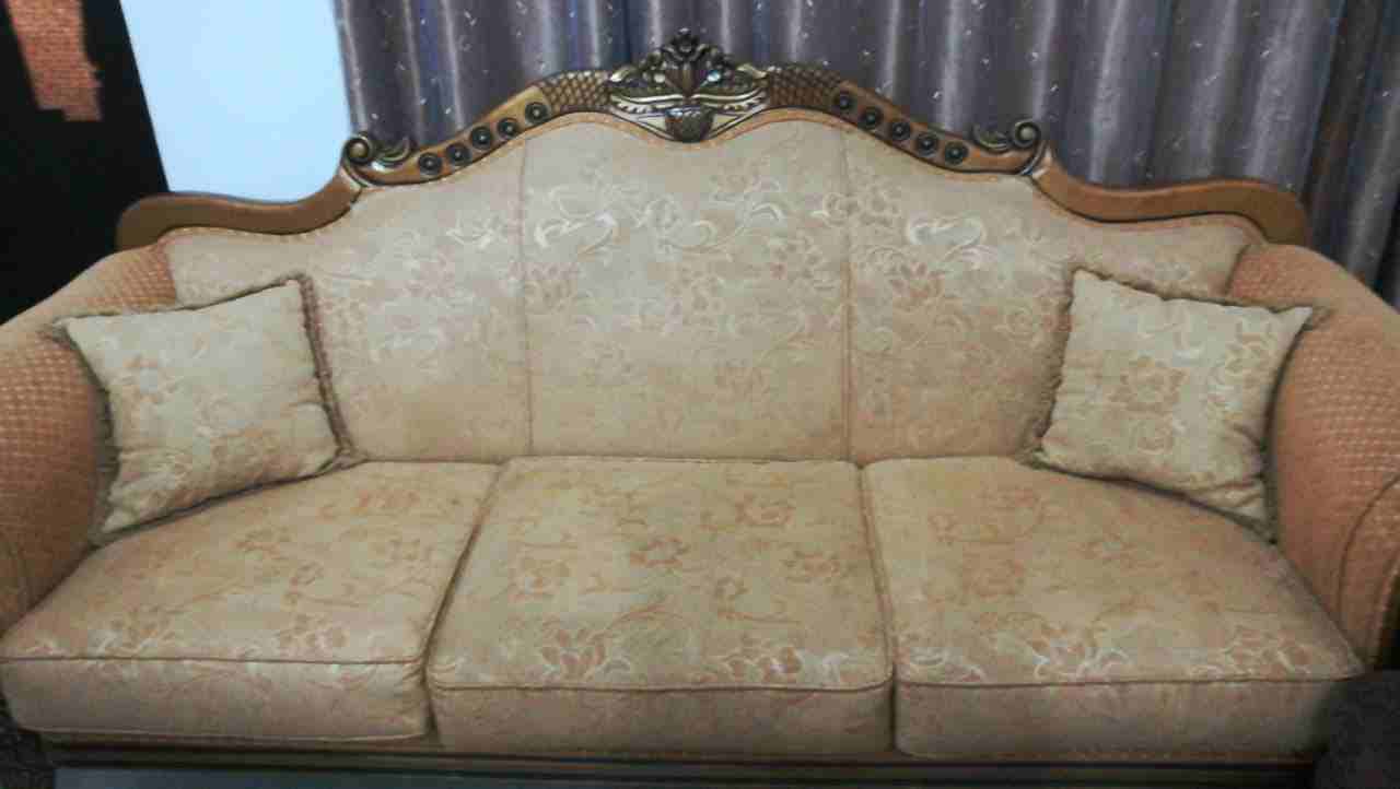 طقم كنب بحاله ممتازه وطقم طاولات وسط وقعده عربي
لا تنسَ أنك شاهدت هذا الإعلان في عنكبوت
طقم كنباي...
