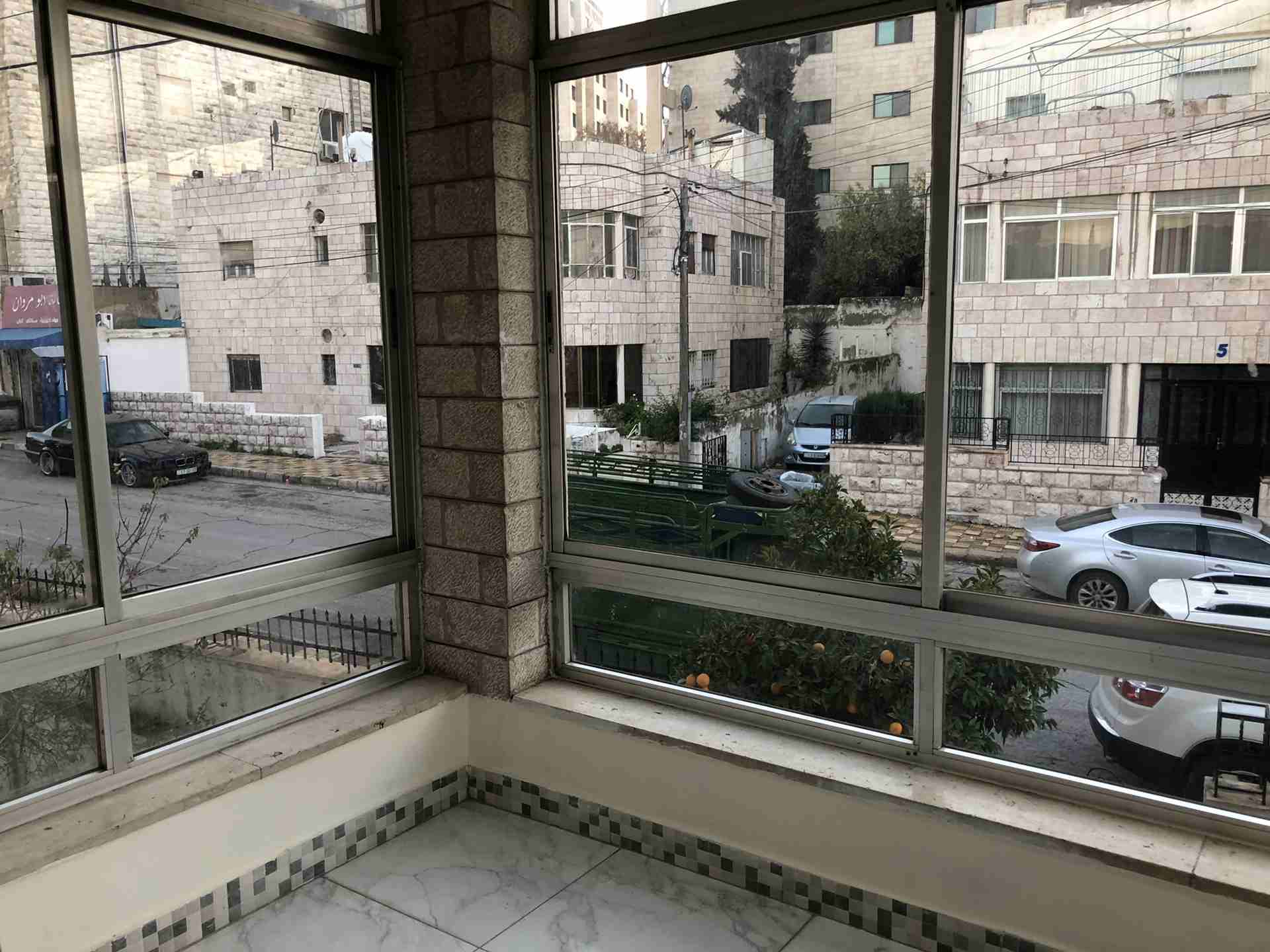 شقة منطقة جبل عمان الدوار الثاني منطقة هادئة جدا
لا تنسَ أنك شاهدت هذا الإعلان في عنكبوت
شقة للإي...