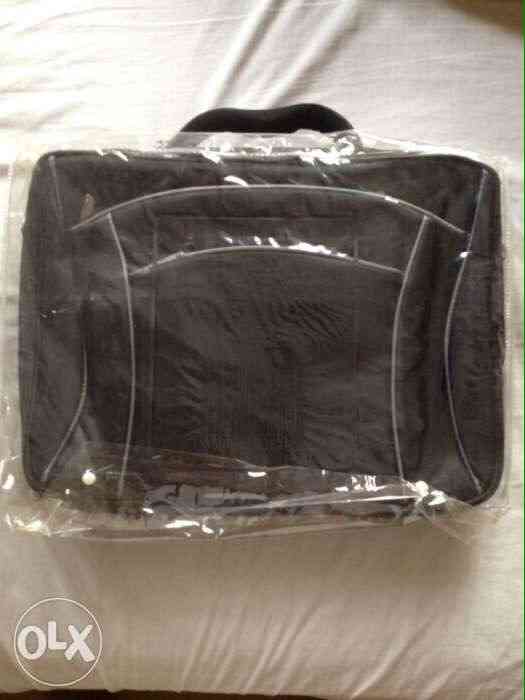 Giza – available for sale Other
لا تنسَ أنك شاهدت هذا الإعلان في عنكبوت
Laptop Case شنط...