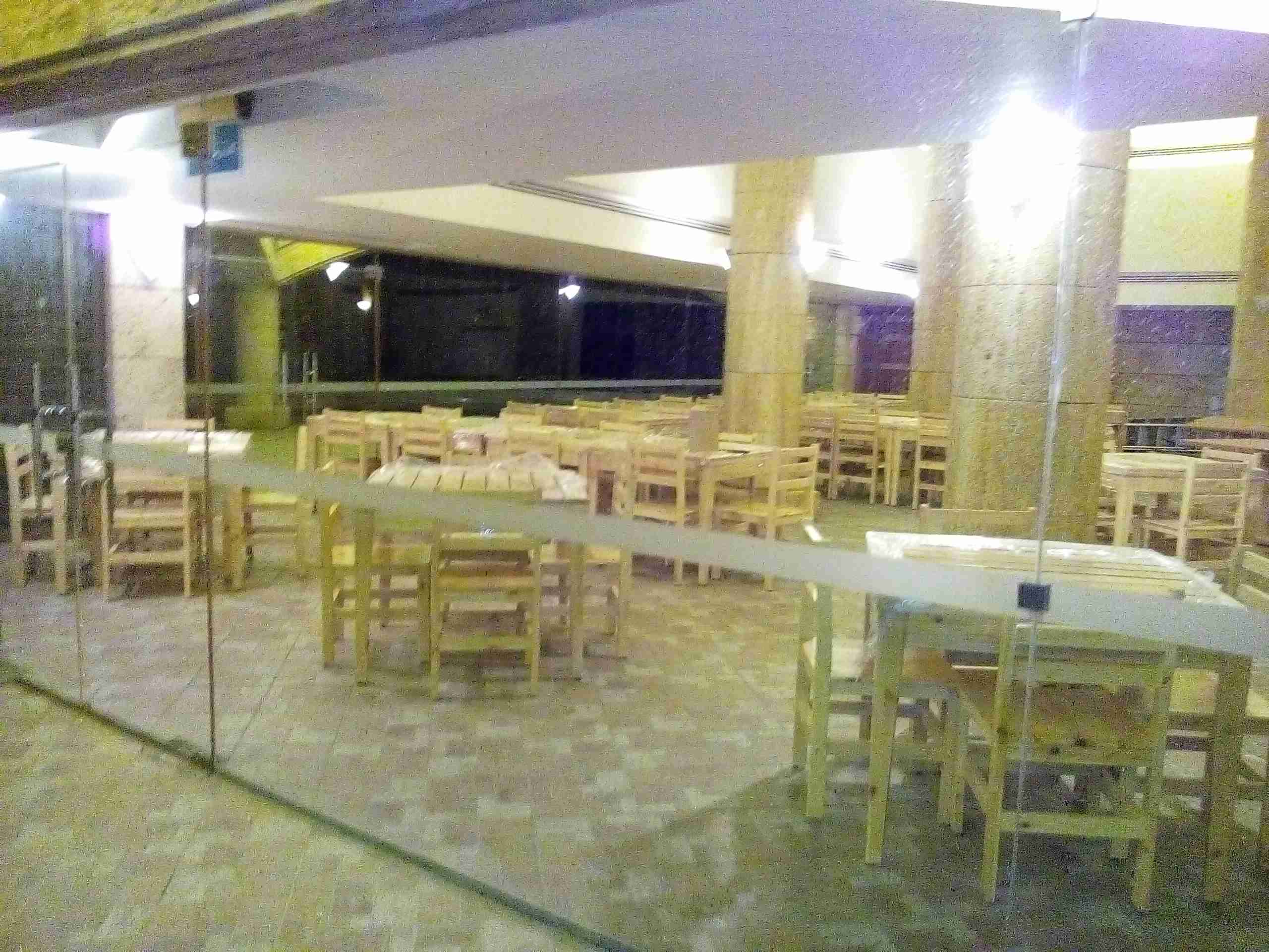 كراسي جديد وطاولات للمطاعم على كيفك....
لا تنسَ أنك شاهدت هذا الإعلان في عنكبوت
السلام عليكم...