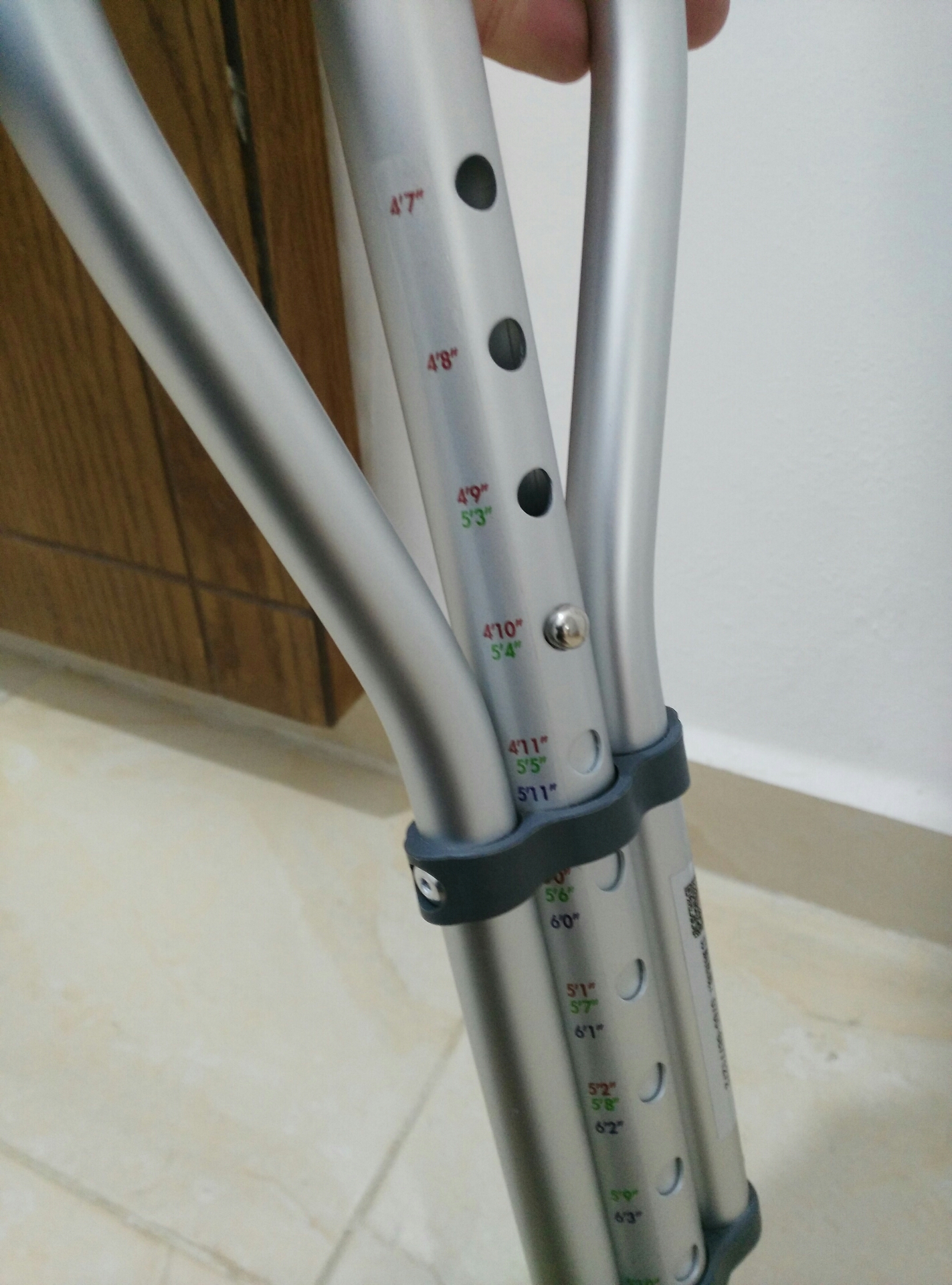 عكاز تحت الابط ، موديل حديث وعصري بعدة خيارات !!
لا تنسَ أنك شاهدت هذا الإعلان في عنكبوت
عكاز...