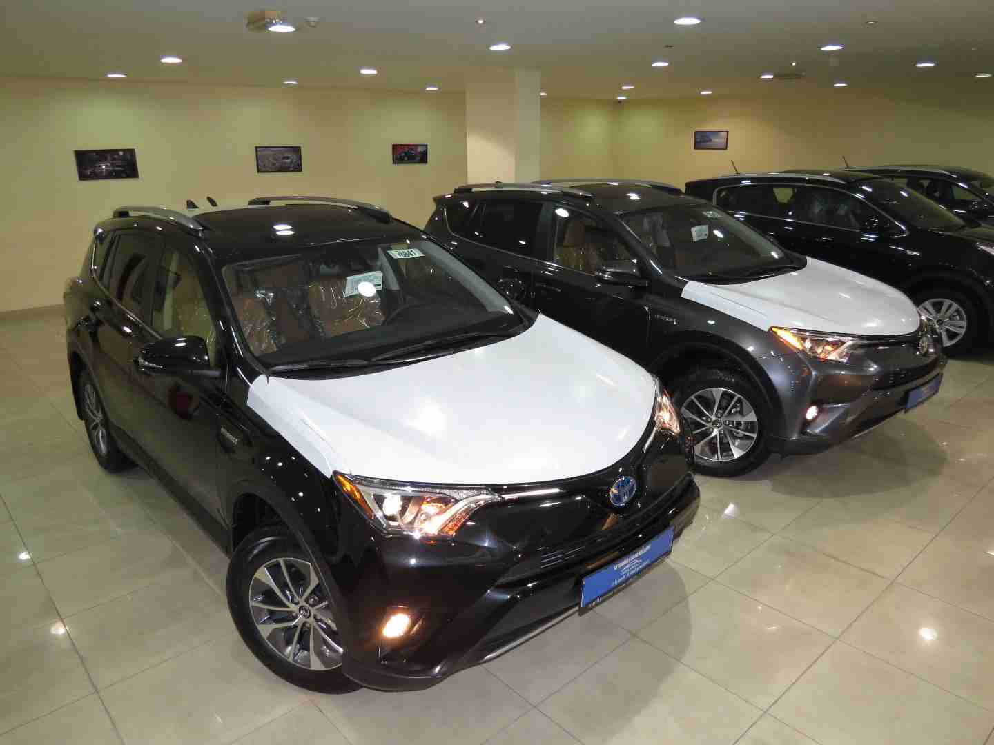 تويوتا RAV4 هايبرد 2018                                            


	 				لا تنسَ أنك شاهدت هذا الإعلان في عنكبوت            
	 				
                            بسعر 31750 دينار بدون نقل الملكيه...