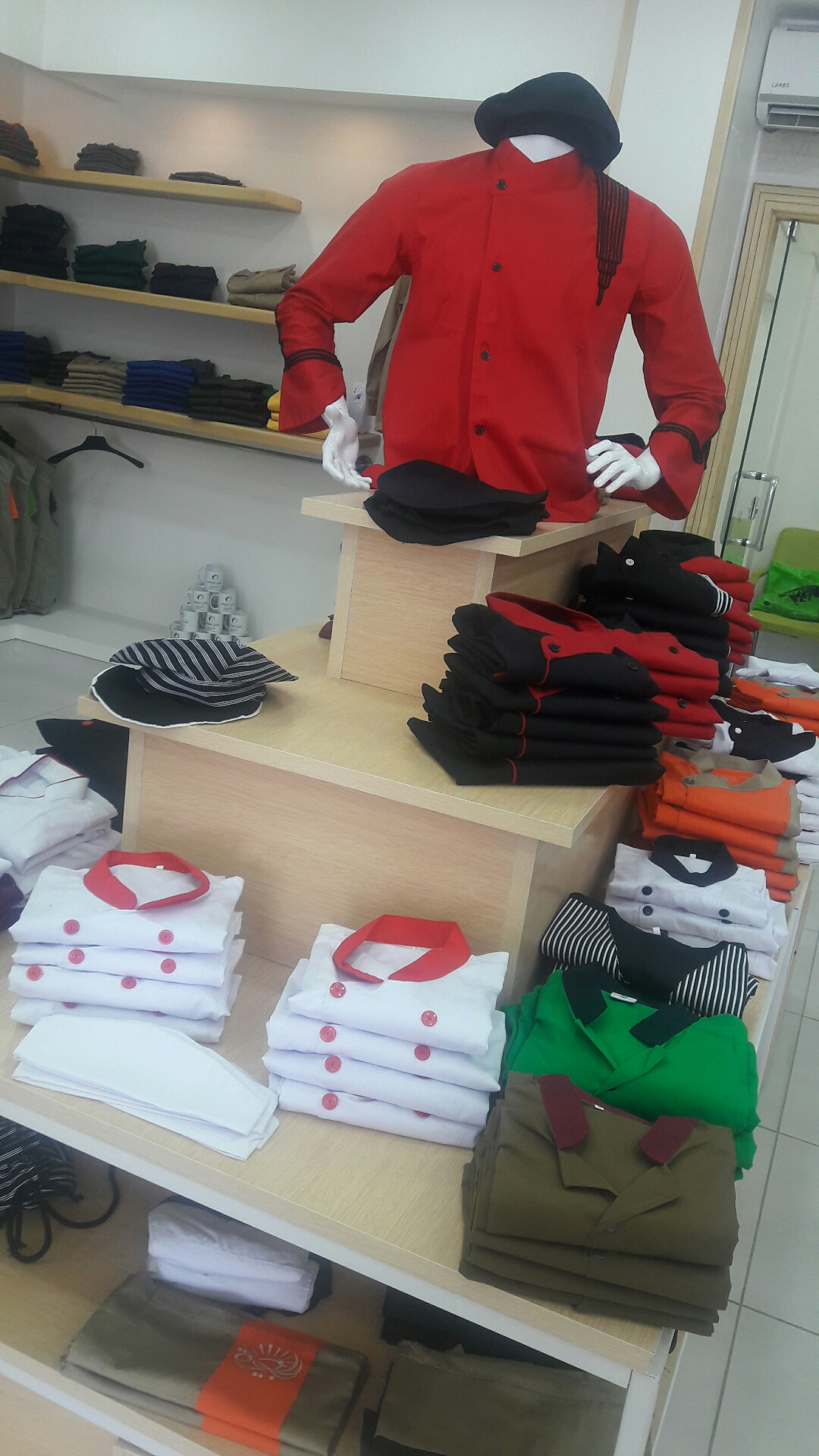 Uniform للمطاعم
لا تنسَ أنك شاهدت هذا الإعلان في عنكبوت
لاصحاب المطاعم يتوفر لدينا ملابس للشي...