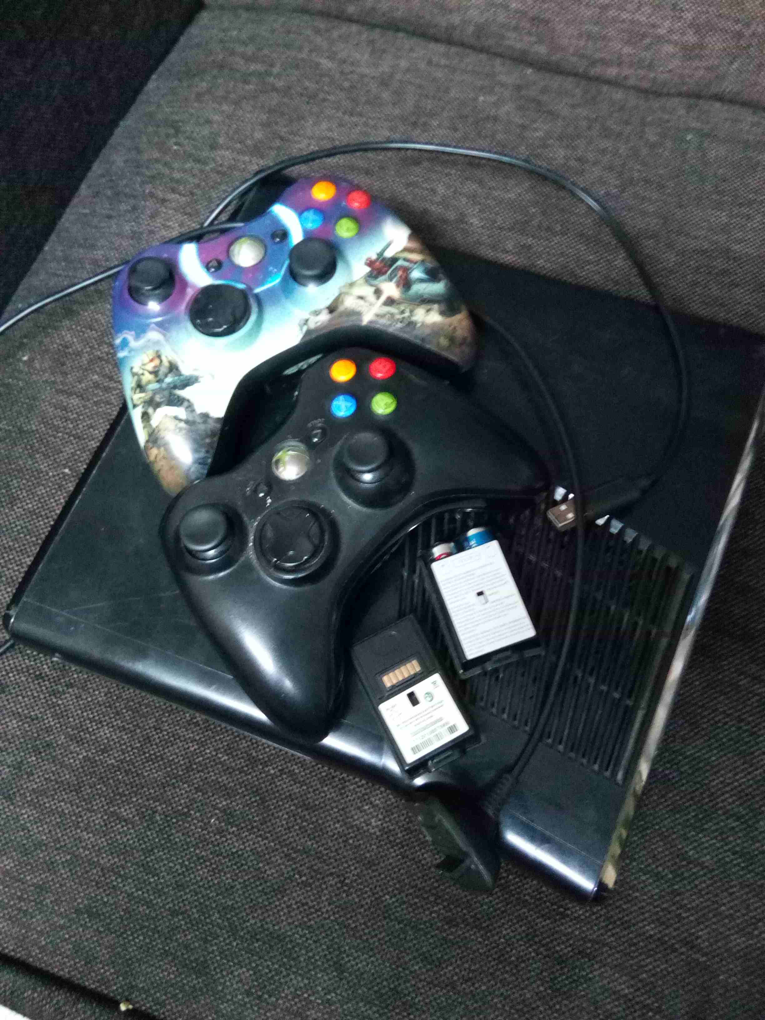 للبيع اكس بوكس 360 بحاله جيده جدا مع ايدتين وشاحن ووصلات وبطاريات والعاب
لا تنسَ أنك شاهدت هذا الإعلان في عنكبوت...
