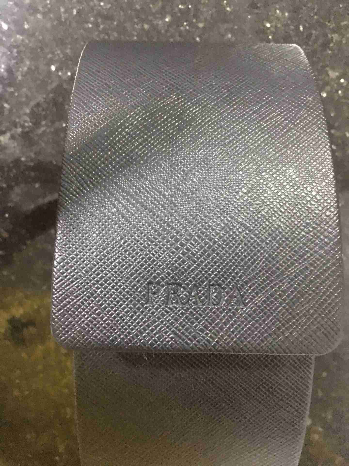 نظارات Prada
لا تنسَ أنك شاهدت هذا الإعلان في عنكبوت
نظارات Prada اصلية 100٪‏ بحالة الجد...
