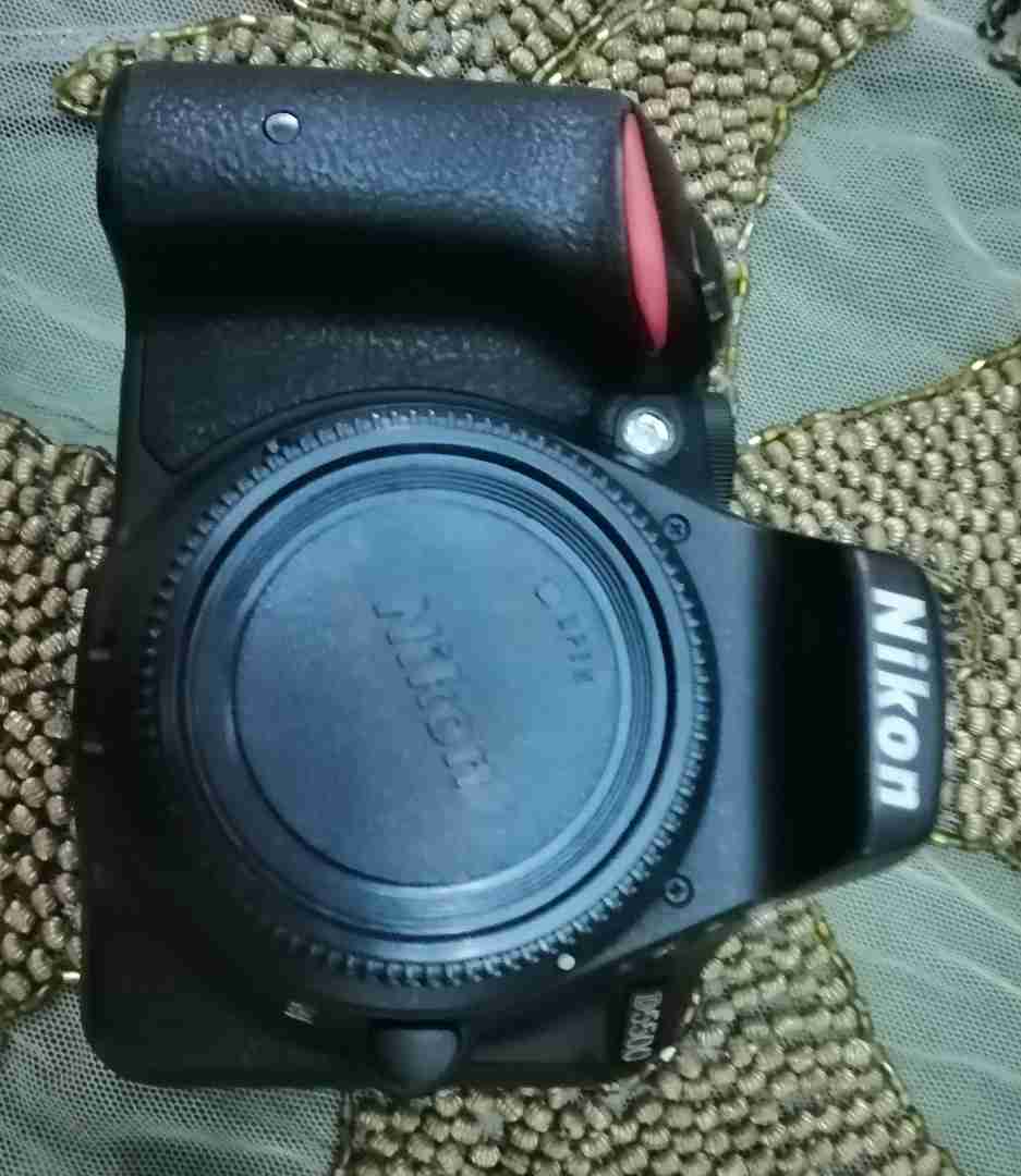 NIKON D5500 YOUNG 50MM 1.8 AF NEW
لا تنسَ أنك شاهدت هذا الإعلان في عنكبوت
الكاميرا و العدسة...