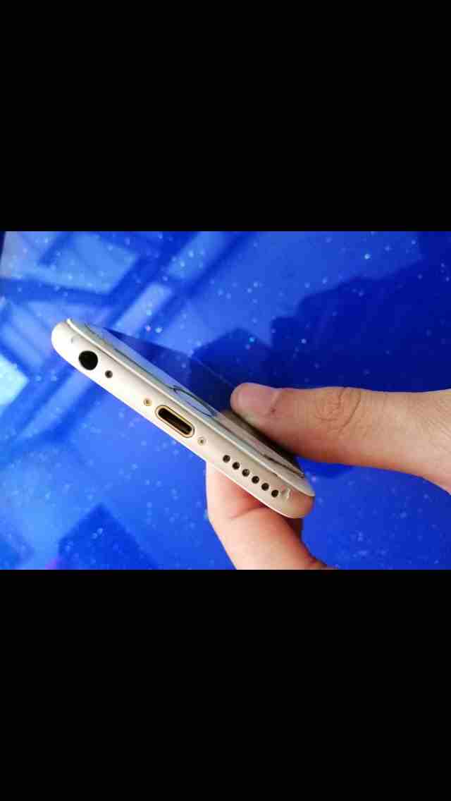 ايفون 6s
لا تنسَ أنك شاهدت هذا الإعلان في عنكبوت
الجهاز ما فيه ولا شخط
بس بدو شاشة والشاشة مش غا...