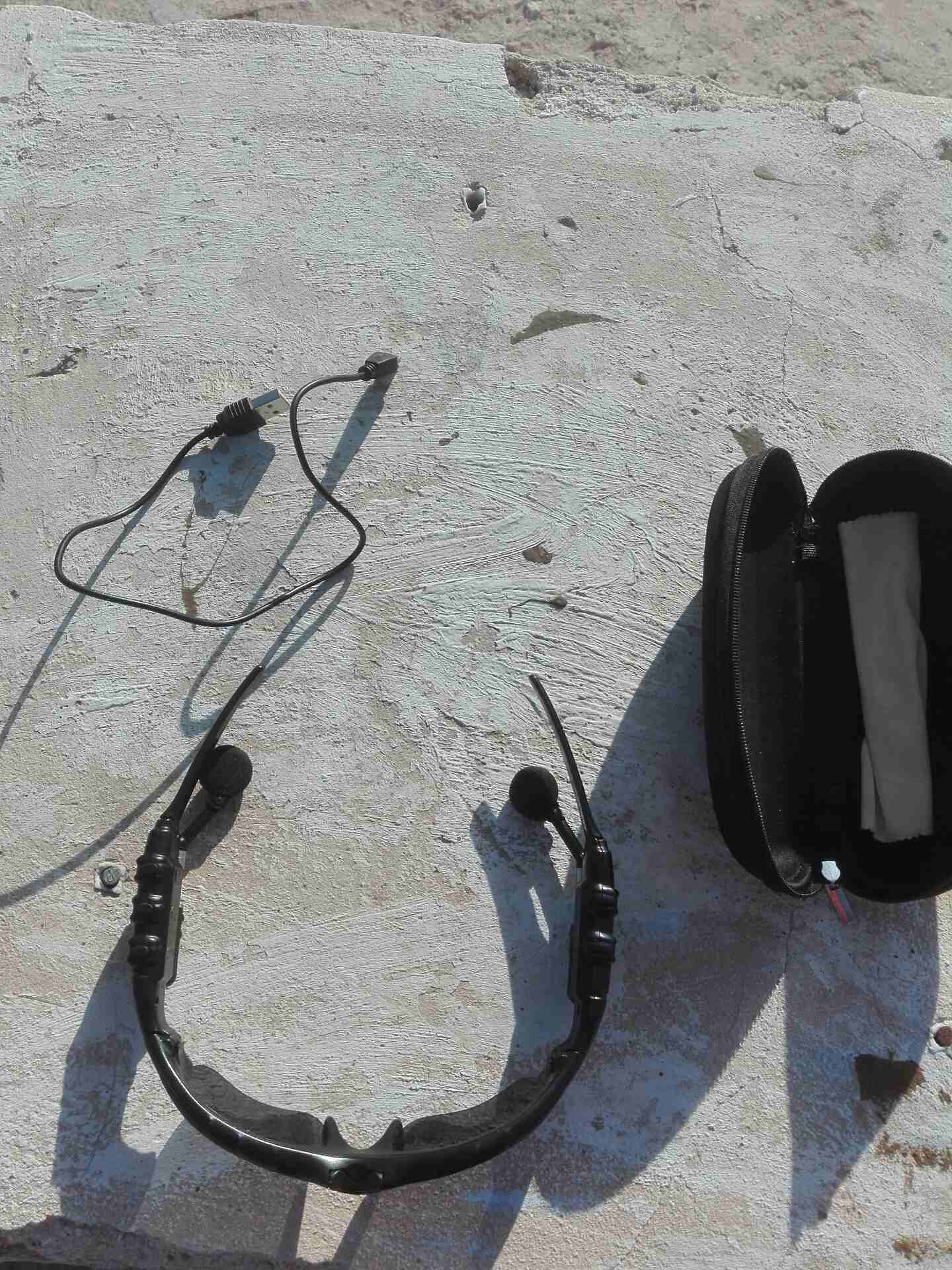 نظارة بلوتوث للقياده الامنه
لا تنسَ أنك شاهدت هذا الإعلان في عنكبوت
نظارة مع سماعتين بلوتوث للقيا...
