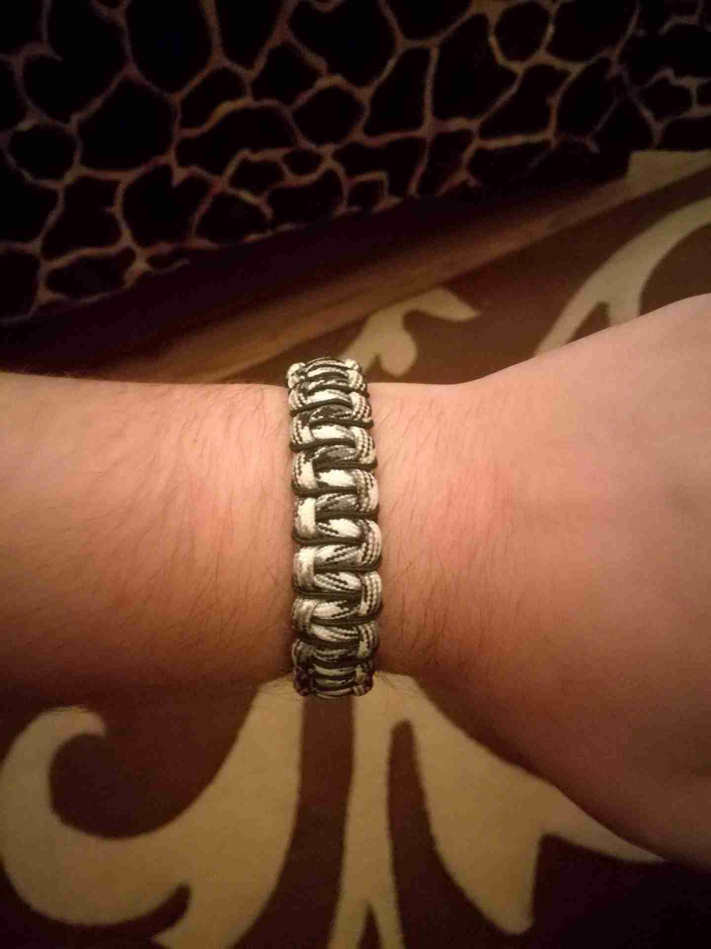 اساور «شبابي» صنع يدوي
لا تنسَ أنك شاهدت هذا الإعلان في عنكبوت
Bracelet (handmade...