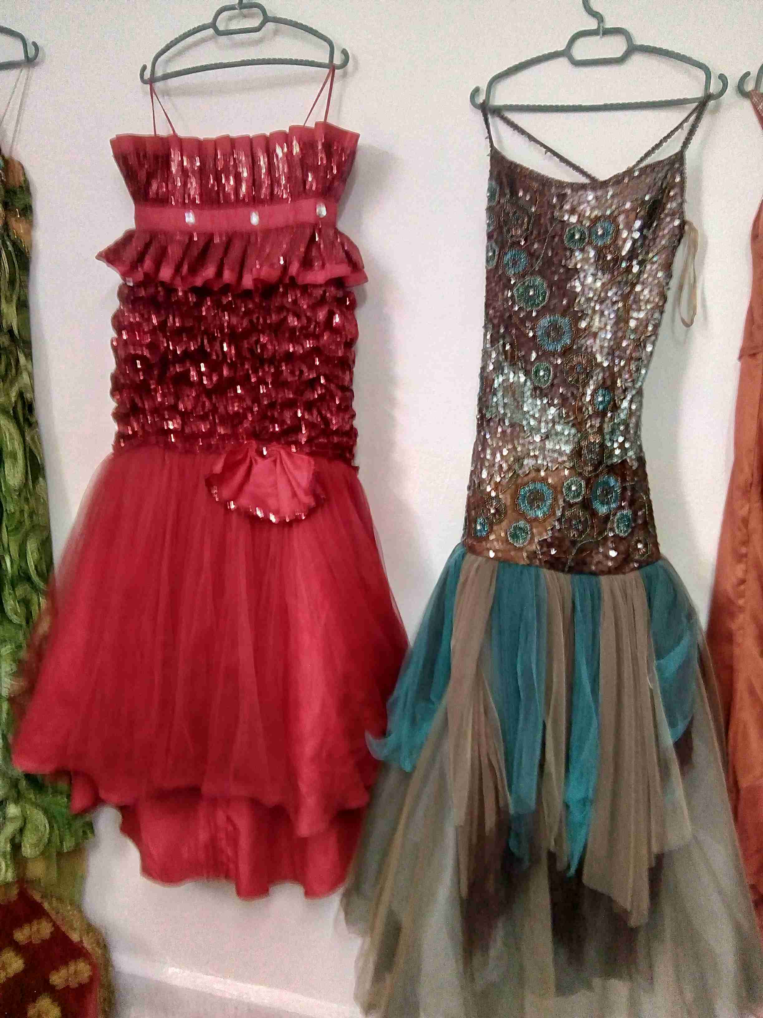 بيع فساتين سهره خليجيه جميع الموديلات والالوان بيع 20 فستان بسعر مغري بداعي سفر
لا تنسَ أنك شاهدت هذا الإعلان في عنكبوت...