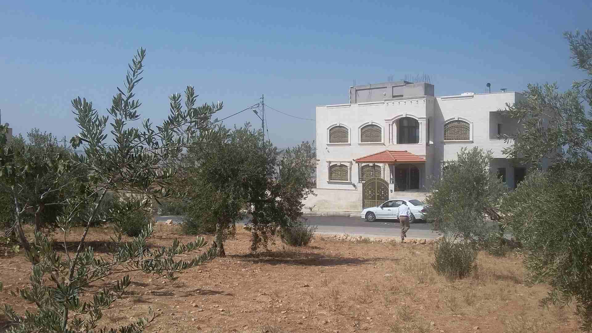 850 متر ابو نصير حوض ام بطمه موقع مميز من المالك
لا تنسَ أنك شاهدت هذا الإعلان في عنكبوت
ارض مسا...
