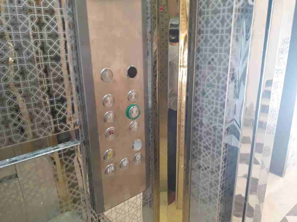 شقة للبيع طابق شبه ارضي مع ترس واسعة بمساحة 150م وغرفة غسيل .... بالقرب من الخدم
لا تنسَ أنك شاهدت هذا الإعلان في عنكبوت...