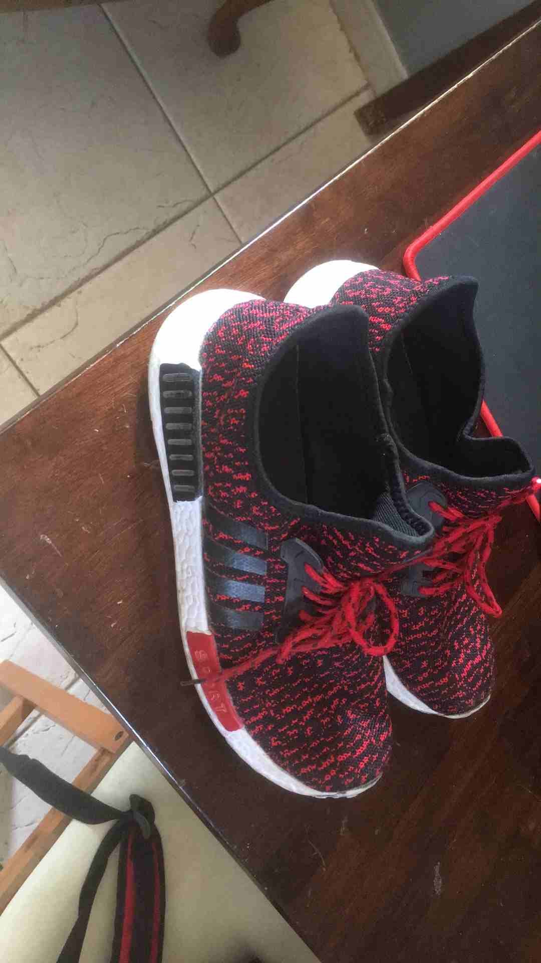 Red Shoes For 75 ryals size 42                                            


	 				لا تنسَ أنك شاهدت هذا الإعلان في عنكبوت            
	 				
                            Selling this shoes for 75...