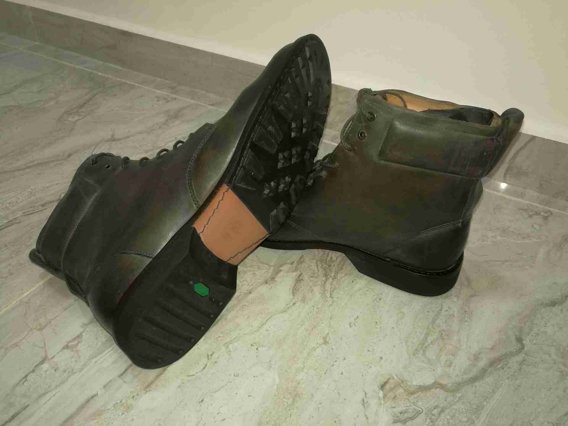 Timberland أحذية جلد طبيعي من أفخر وأرقى الماركات العالمية
لا تنسَ أنك شاهدت هذا الإعلان في عنكبوت...